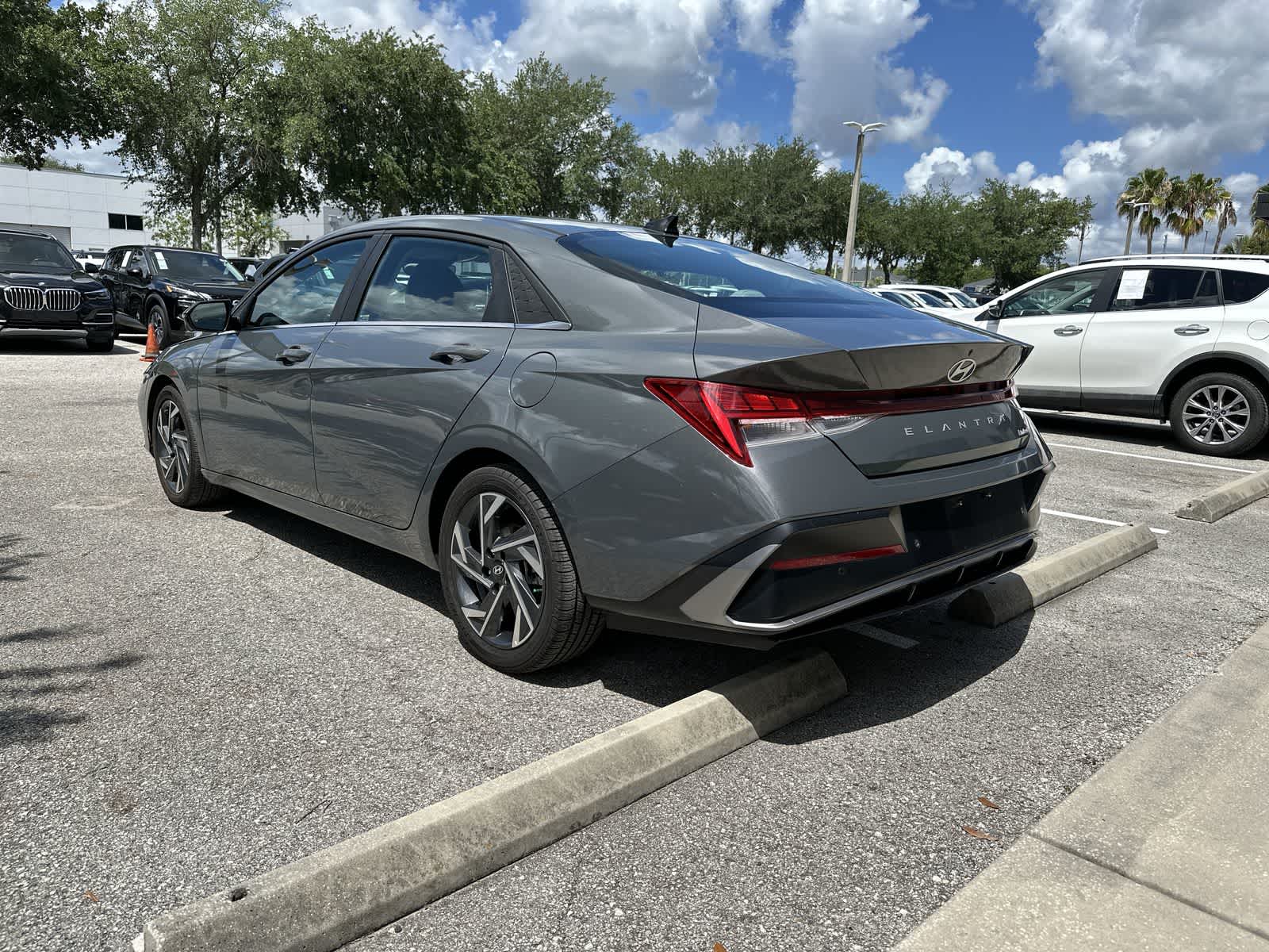 Thumbnail: 2024 Hyundai Elantra - 5