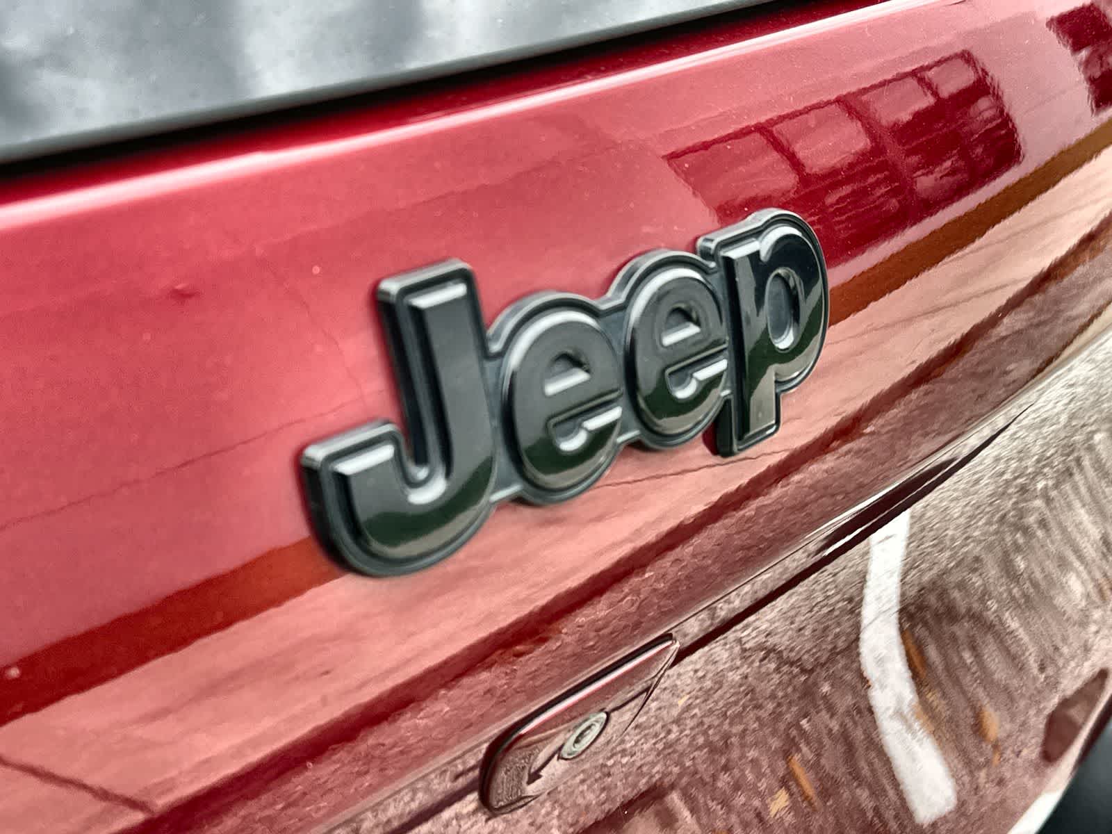 Thumbnail: 2017 Jeep Cherokee - 16