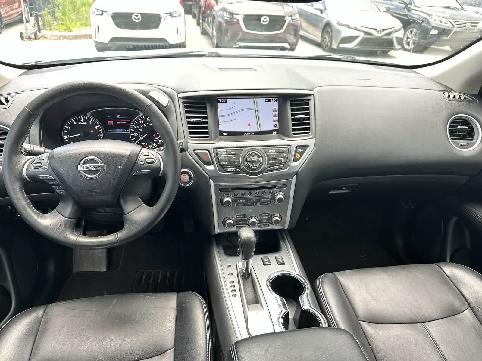 2019 Nissan Pathfinder SL 10