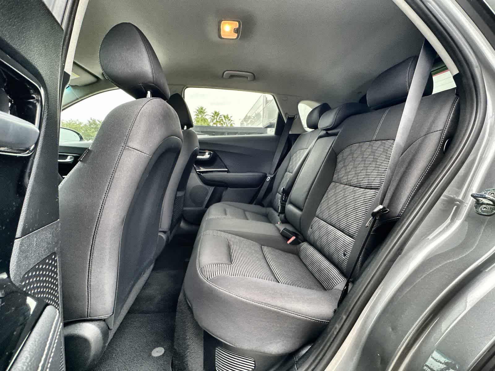 Thumbnail: 2022 Kia Niro - 13