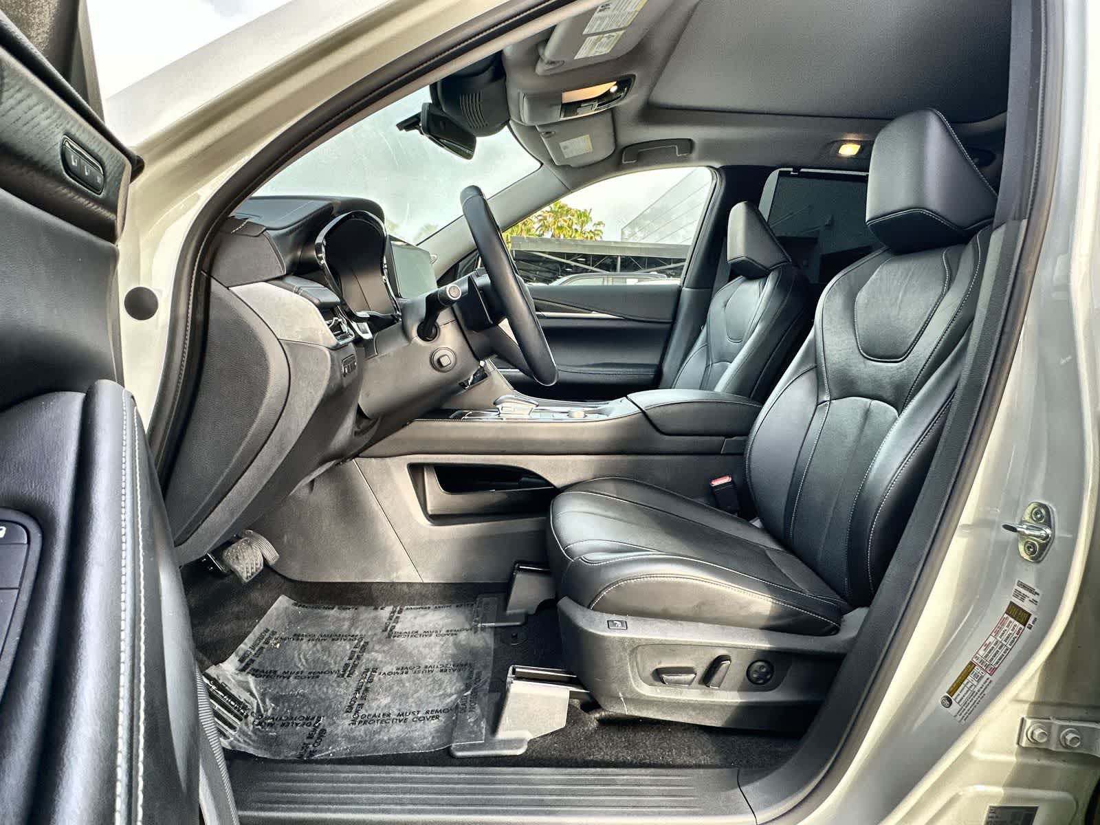 Thumbnail: 2023 INFINITI QX60 - 2