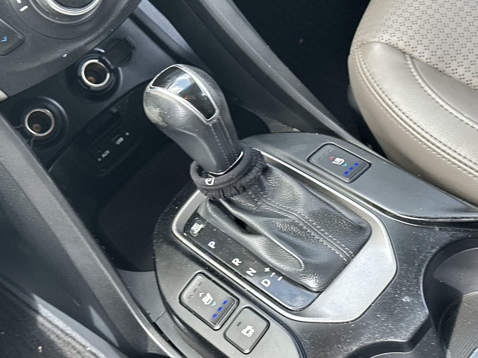 Thumbnail: 2015 Hyundai Santa Fe - 17