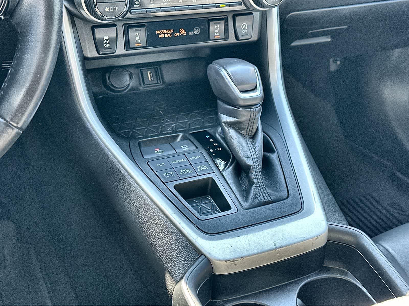 Thumbnail: 2021 Toyota RAV4 - 23