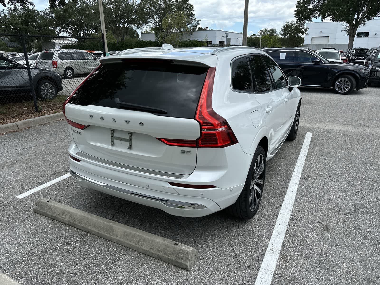 Thumbnail: 2023 Volvo XC60 - 7