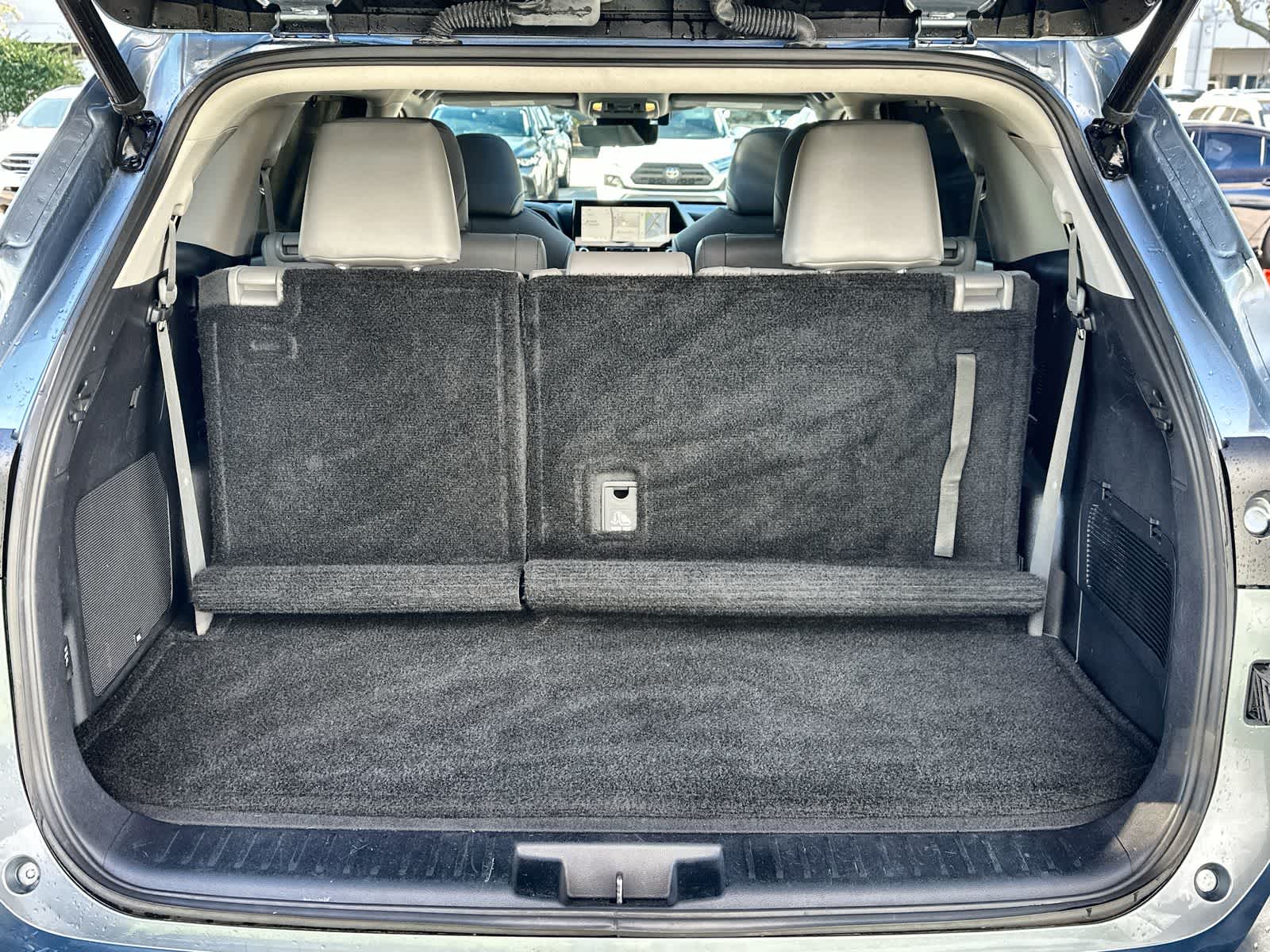 Thumbnail: 2021 Toyota Highlander - 19