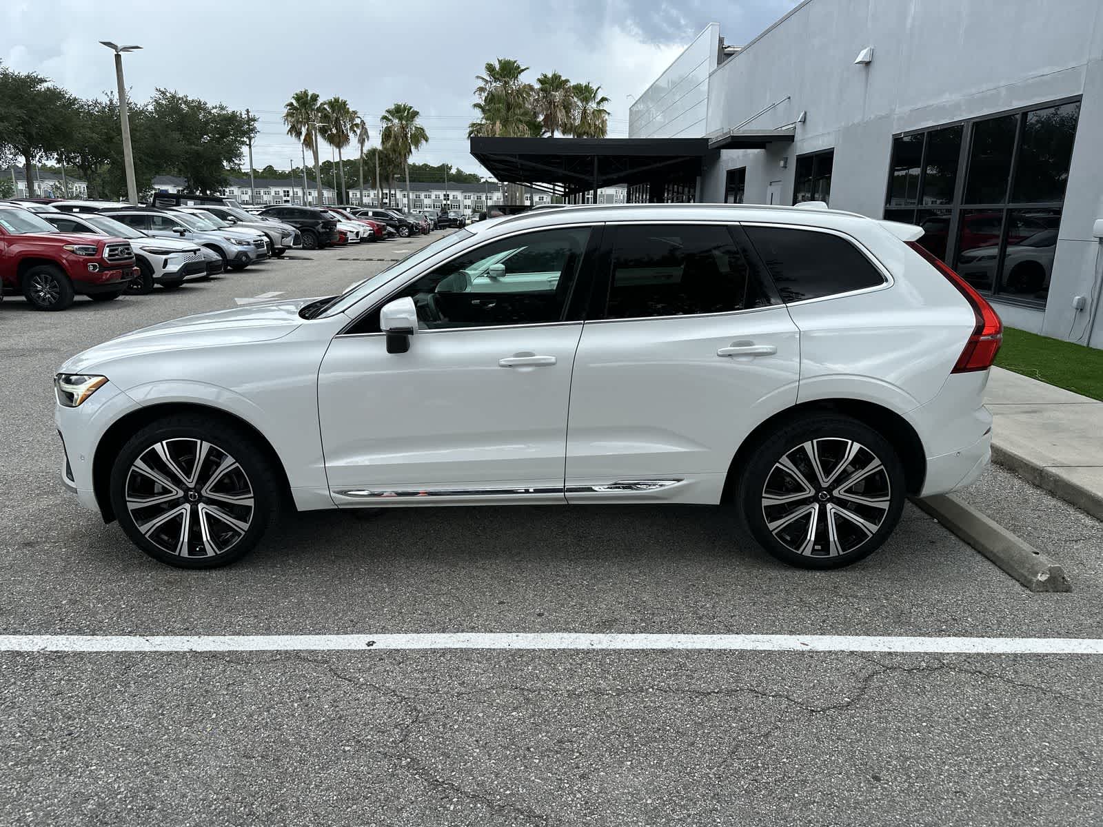 Thumbnail: 2023 Volvo XC60 - 4