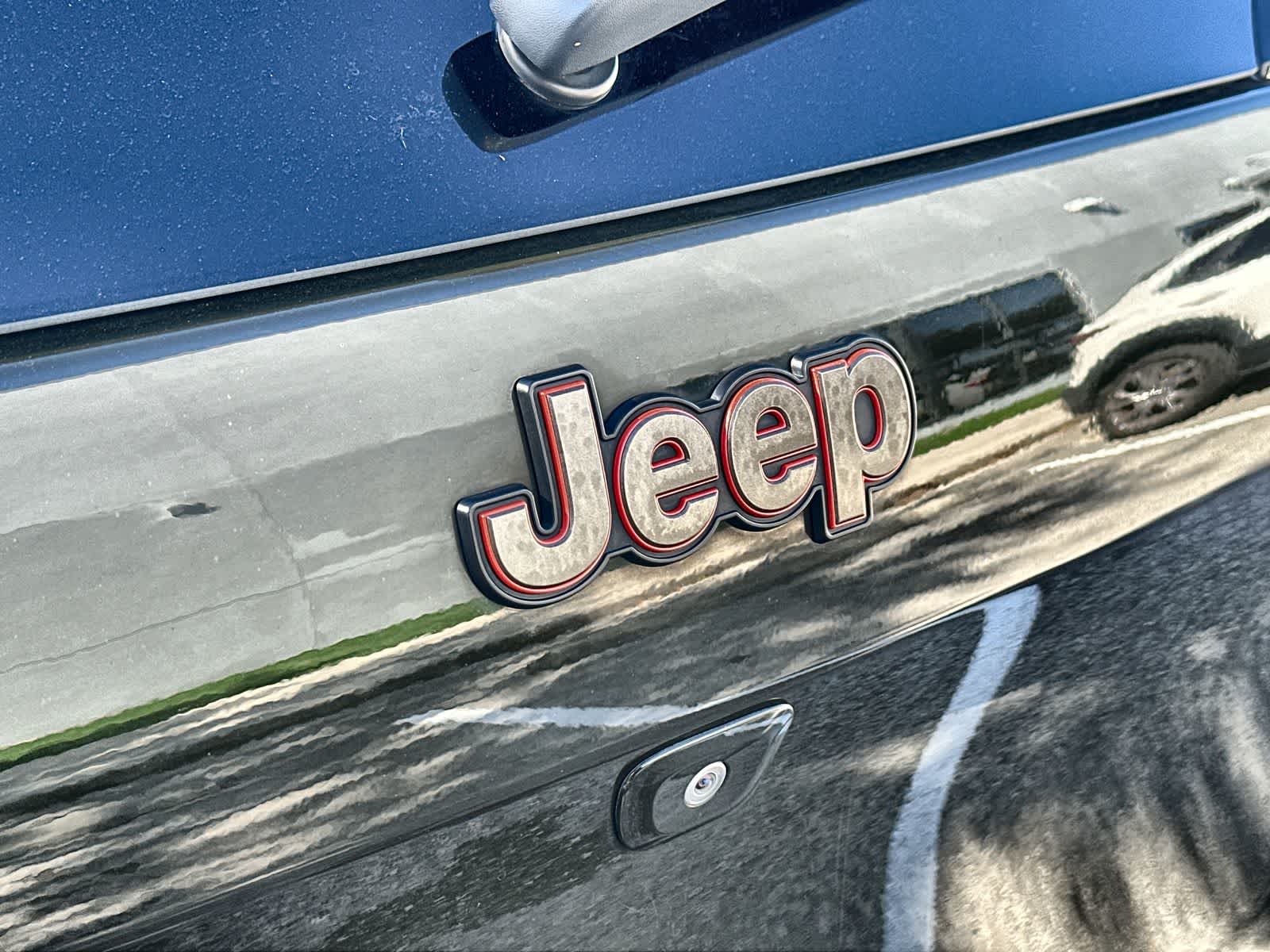 Thumbnail: 2016 Jeep Cherokee - 10