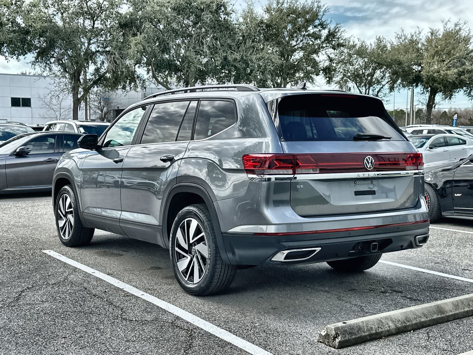 Thumbnail: 2024 Volkswagen Atlas - 6
