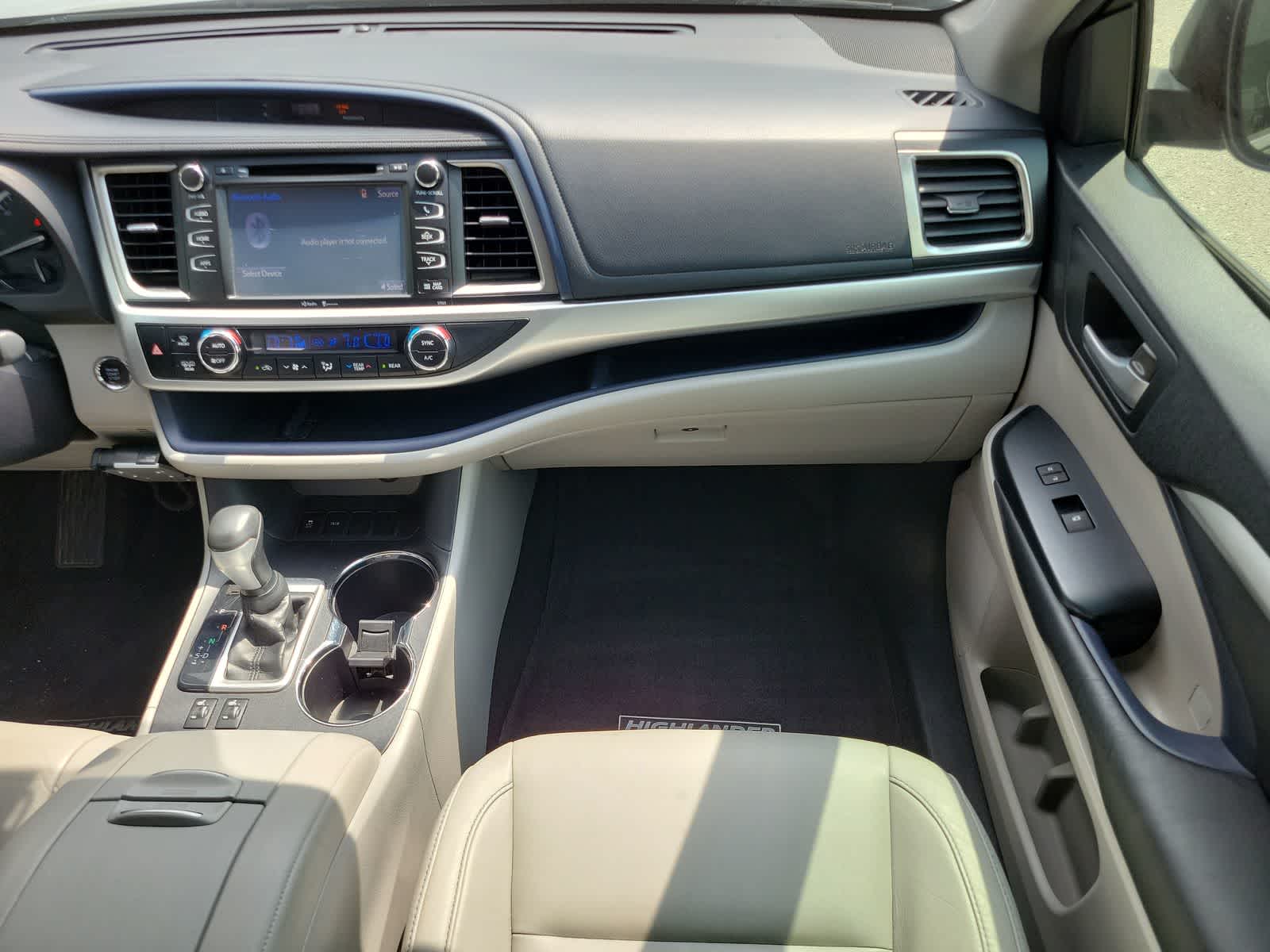 Thumbnail: 2015 Toyota Highlander - 12