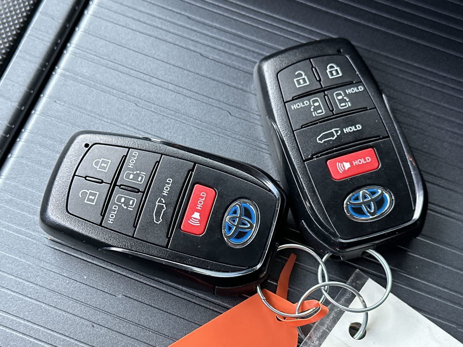 Thumbnail: 2023 Toyota Sienna - 20