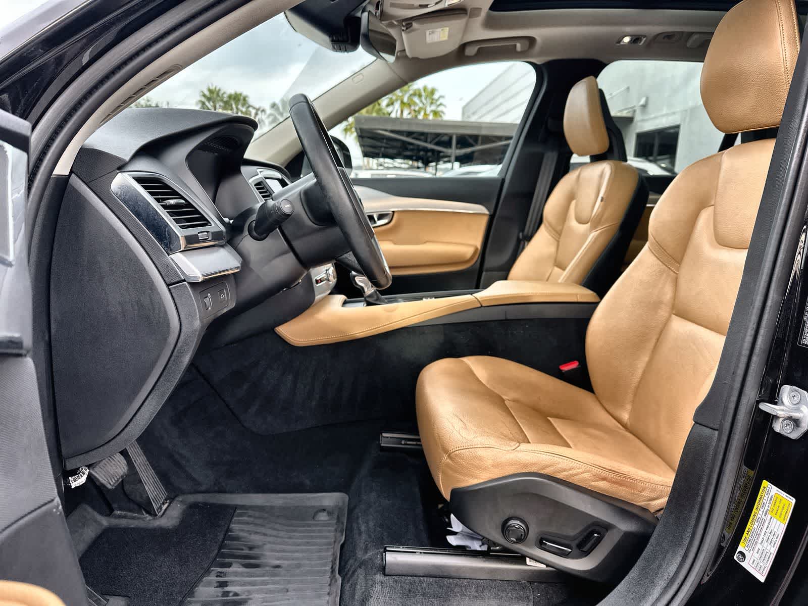 Thumbnail: 2016 Volvo XC90 - 11