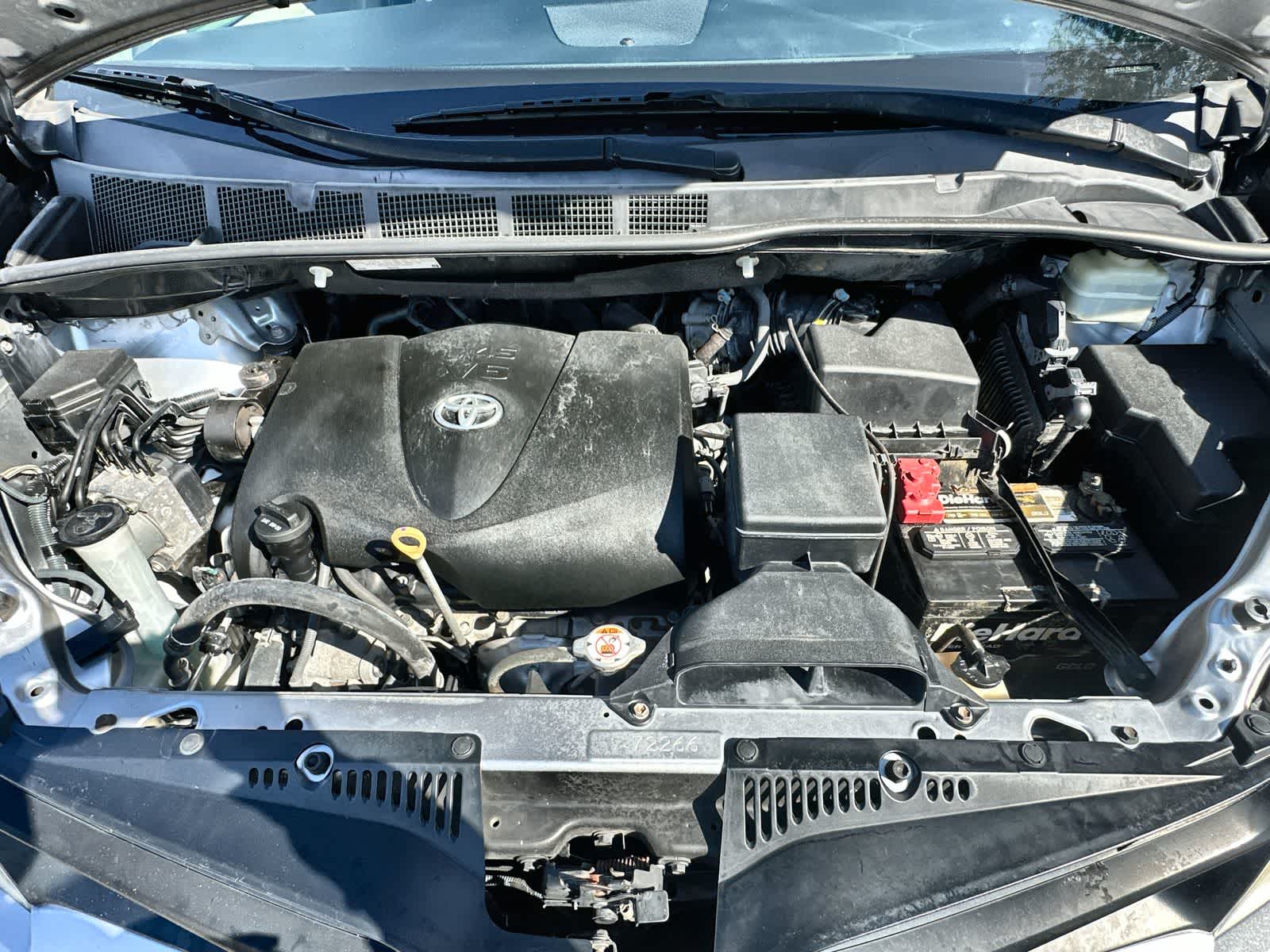 Thumbnail: 2018 Toyota Sienna - 9