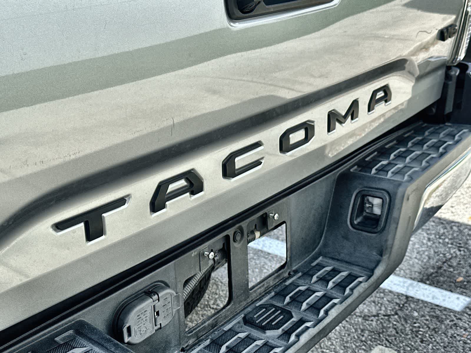 Thumbnail: 2018 Toyota Tacoma - 7