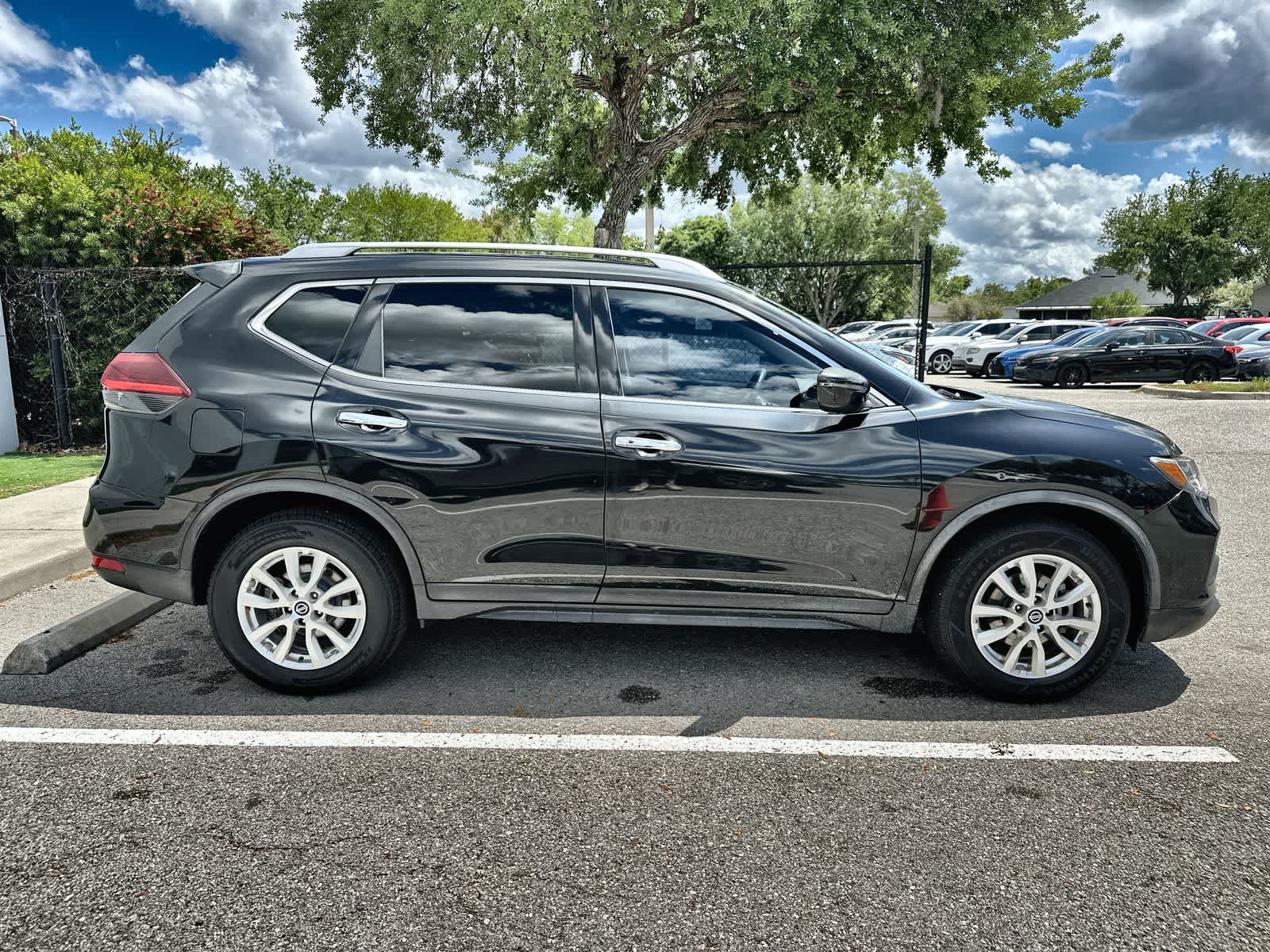 Thumbnail: 2020 Nissan Rogue - 10