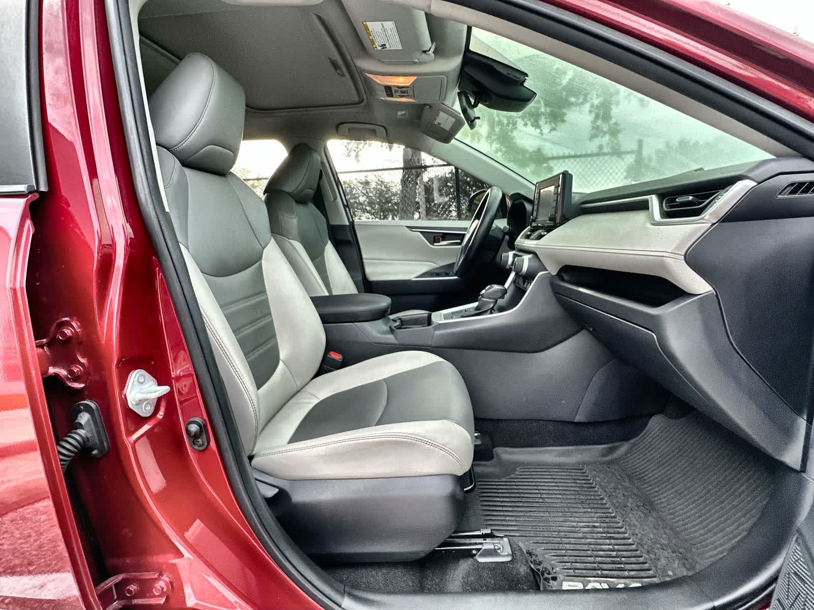 Thumbnail: 2020 Toyota RAV4 - 14