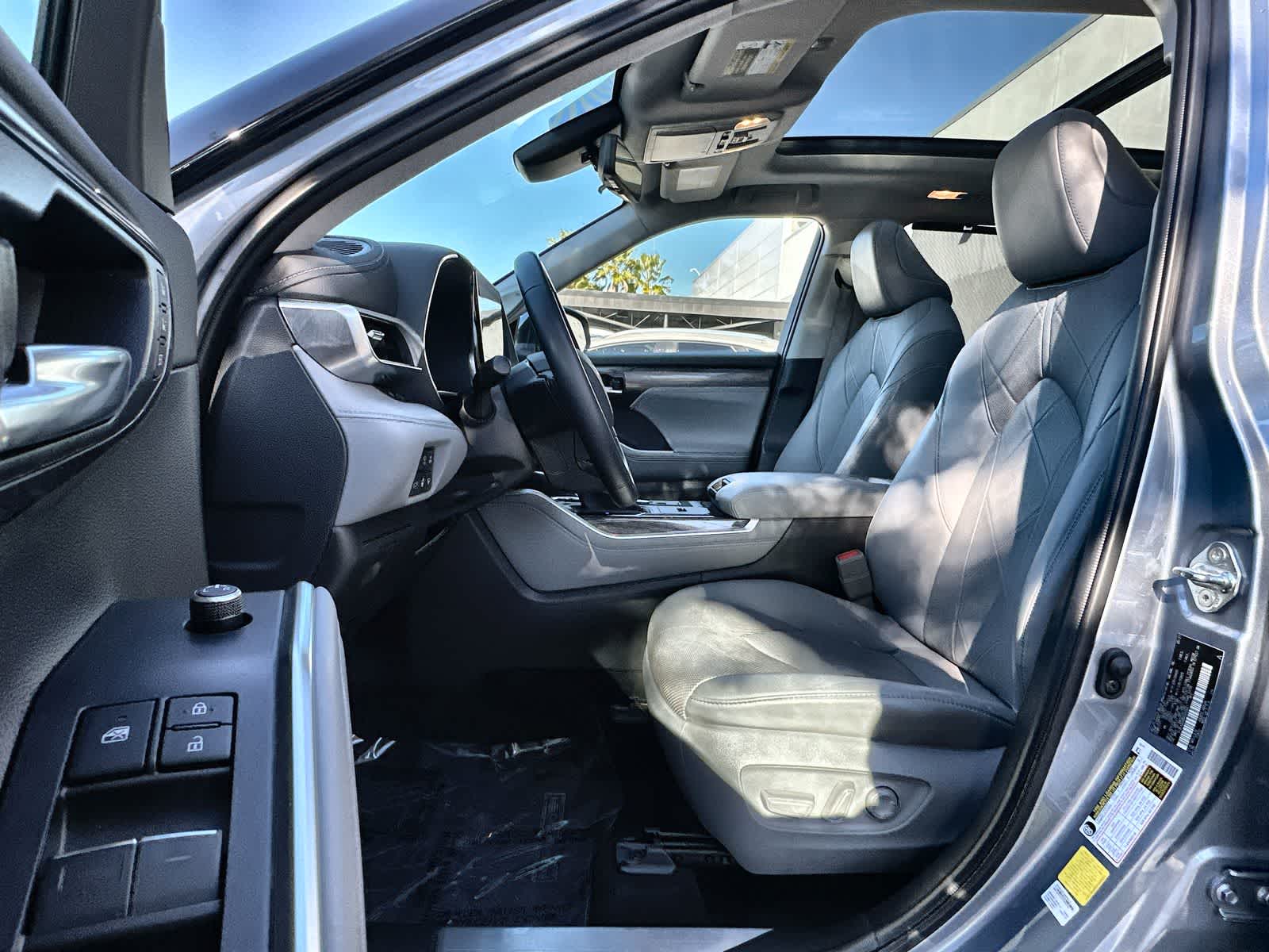 Thumbnail: 2021 Toyota Highlander - 11