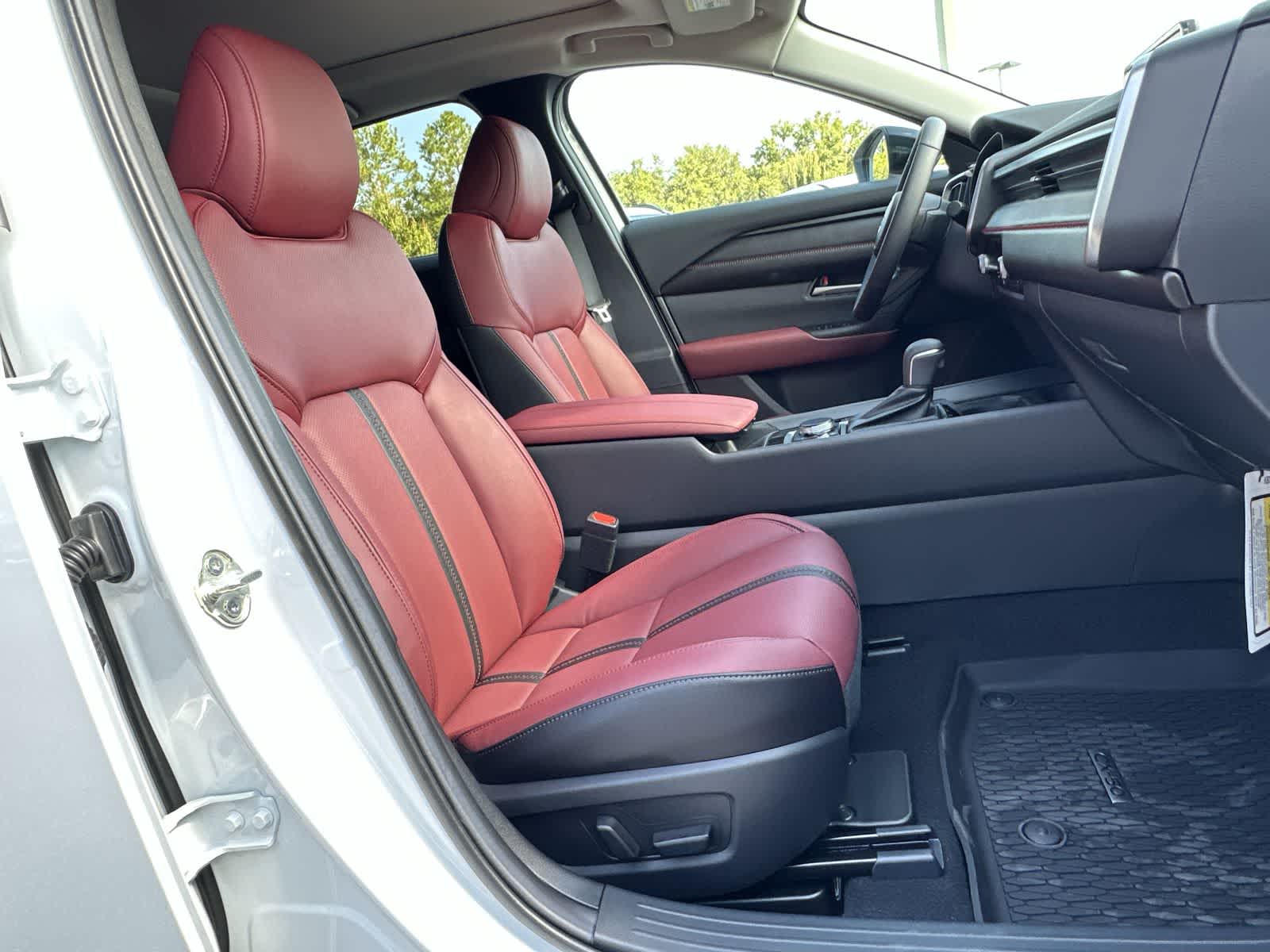 Thumbnail: 2025 Mazda CX-50 - 14