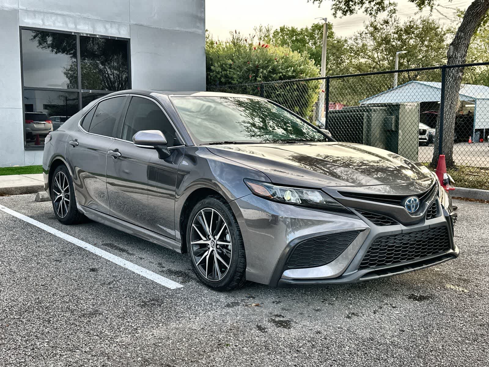 Thumbnail: 2022 Toyota Camry - 11