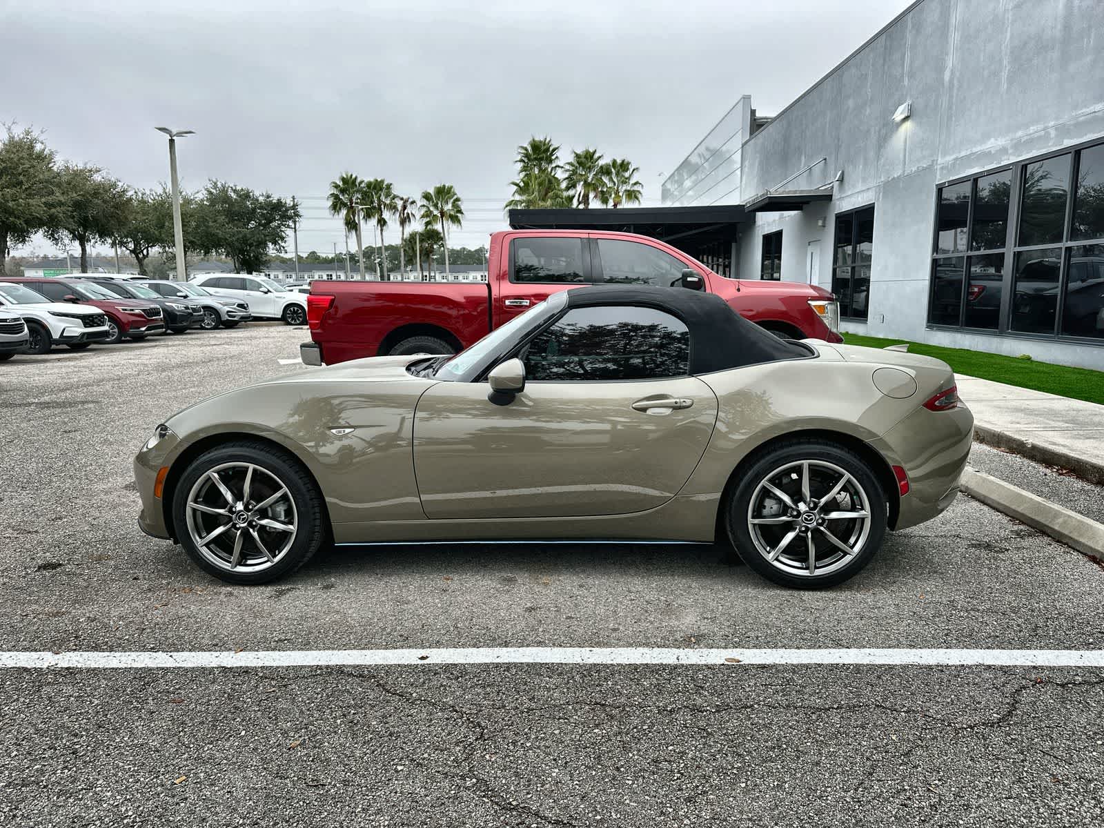 Thumbnail: 2023 Mazda MX-5 Miata - 3