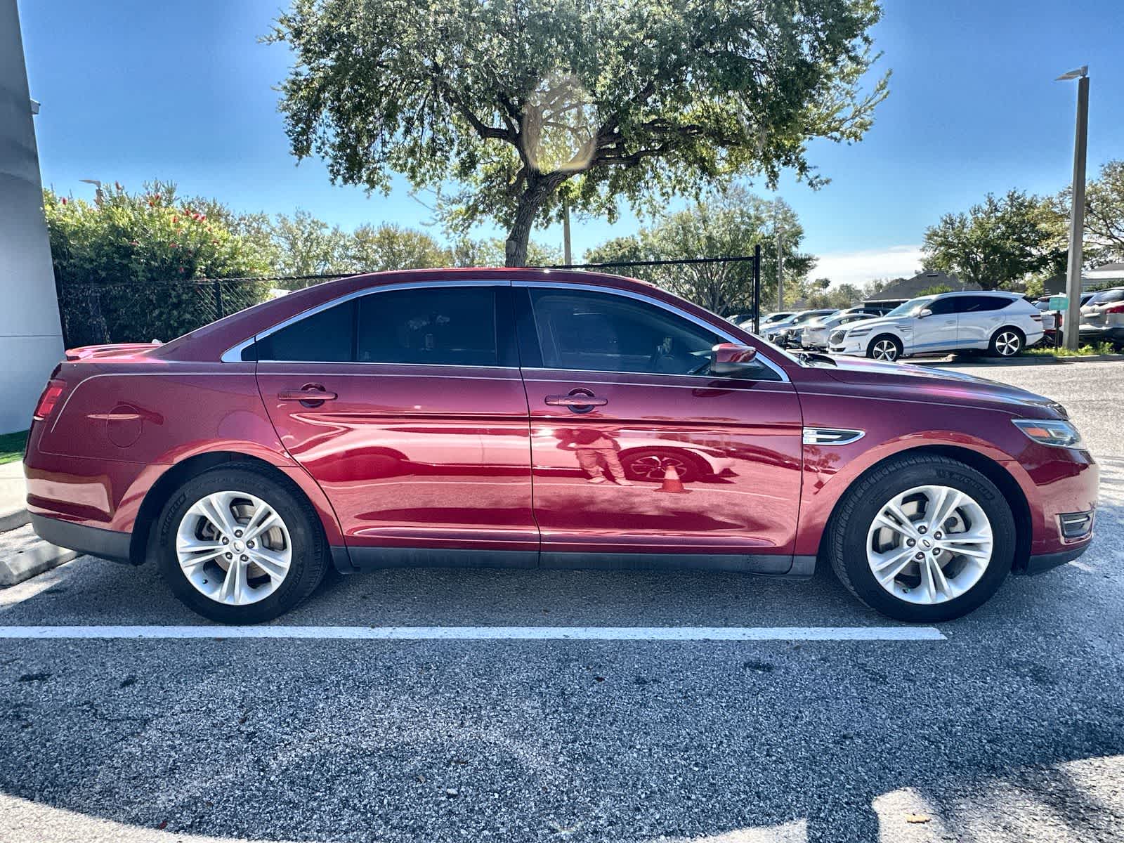 Thumbnail: 2015 Ford Taurus - 10