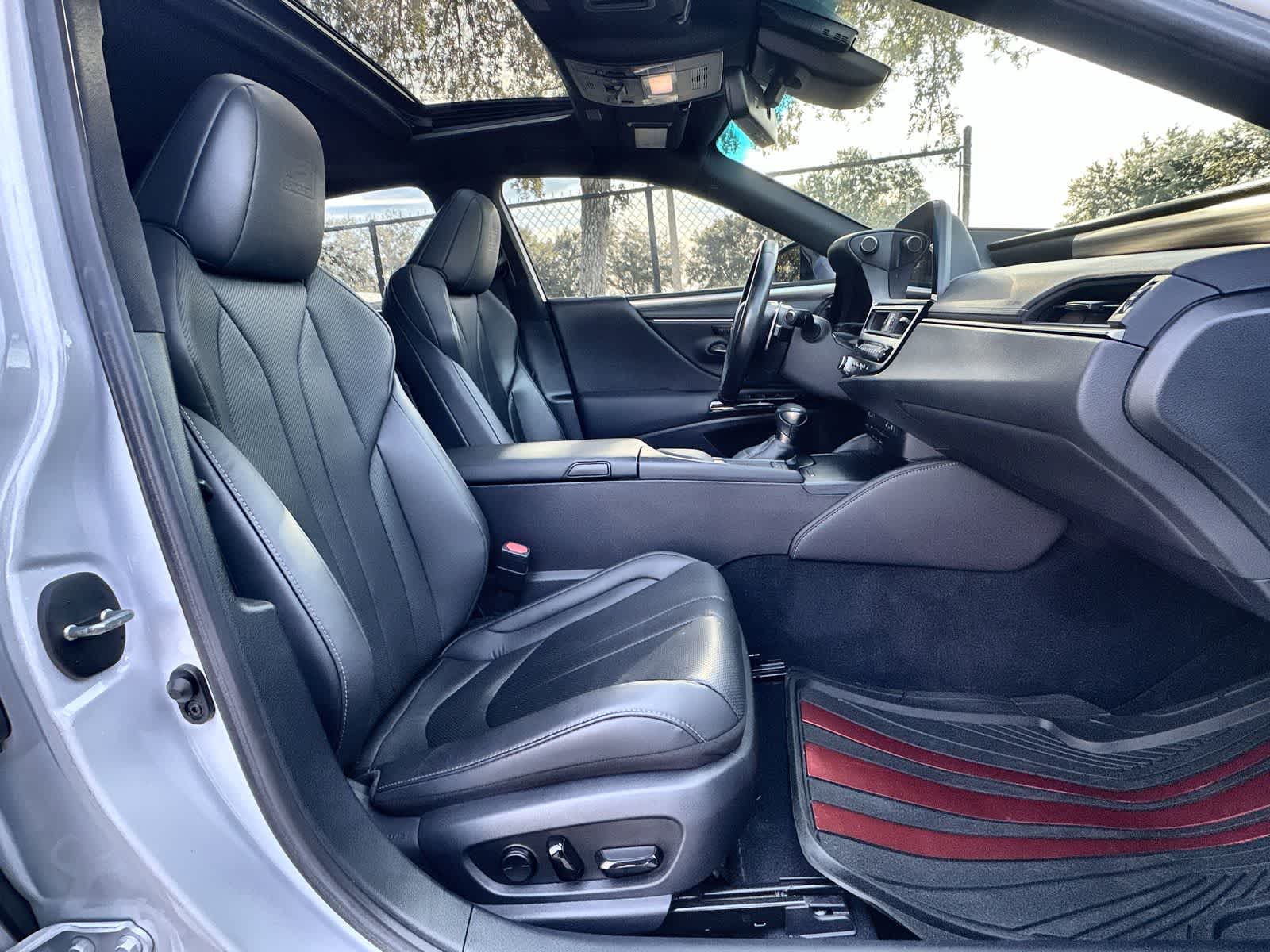 Thumbnail: 2022 Lexus ES - 14