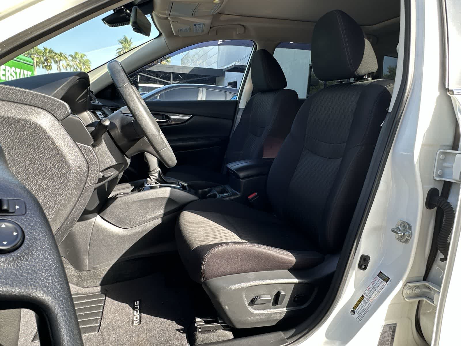 Thumbnail: 2019 Nissan Rogue - 11