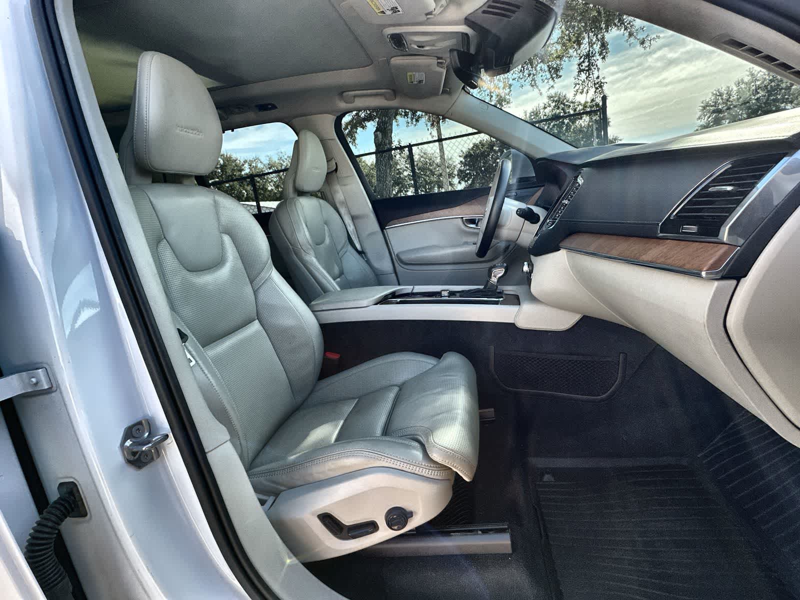 Thumbnail: 2020 Volvo XC90 - 14