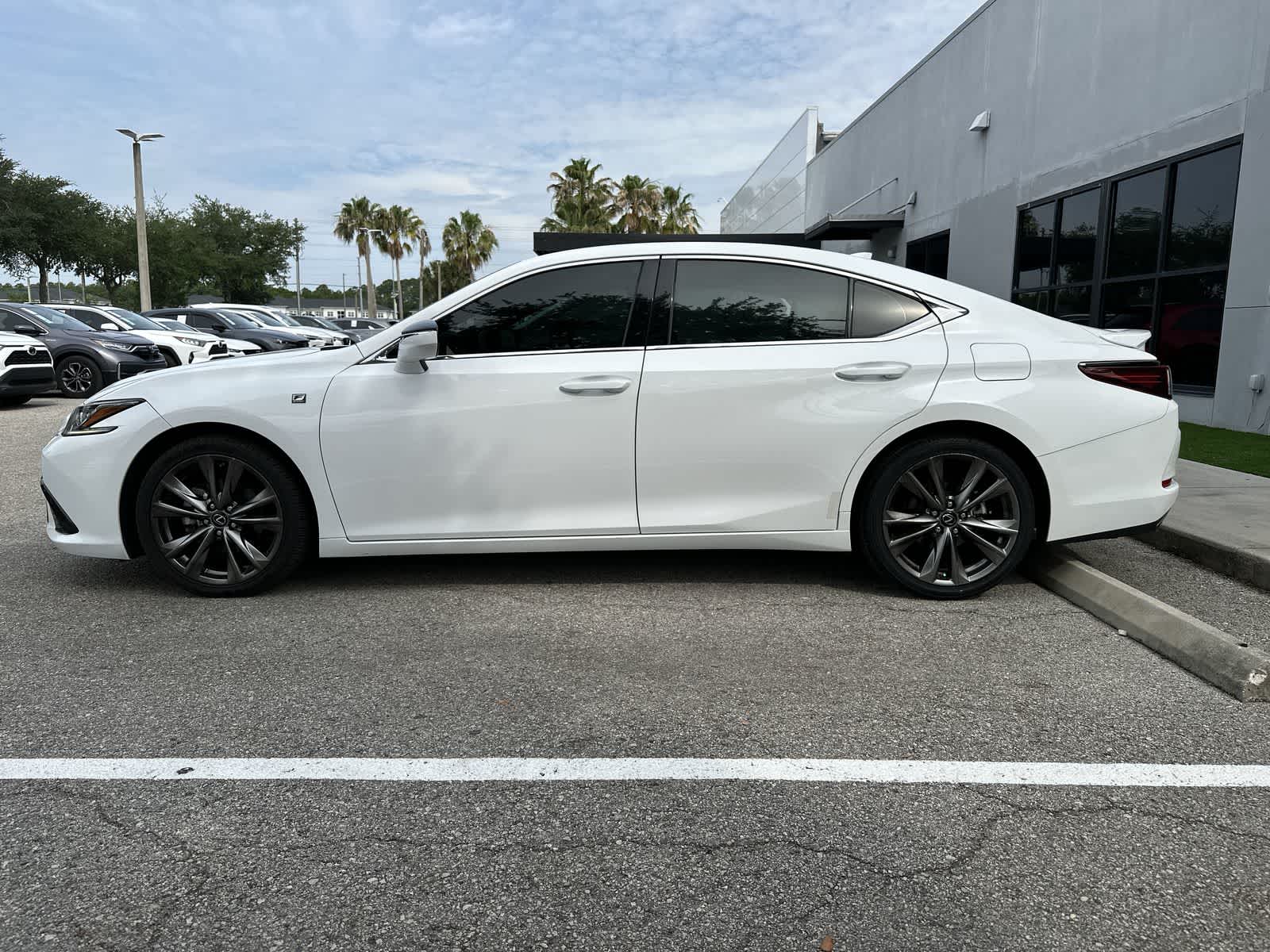 Thumbnail: 2019 Lexus ES - 5