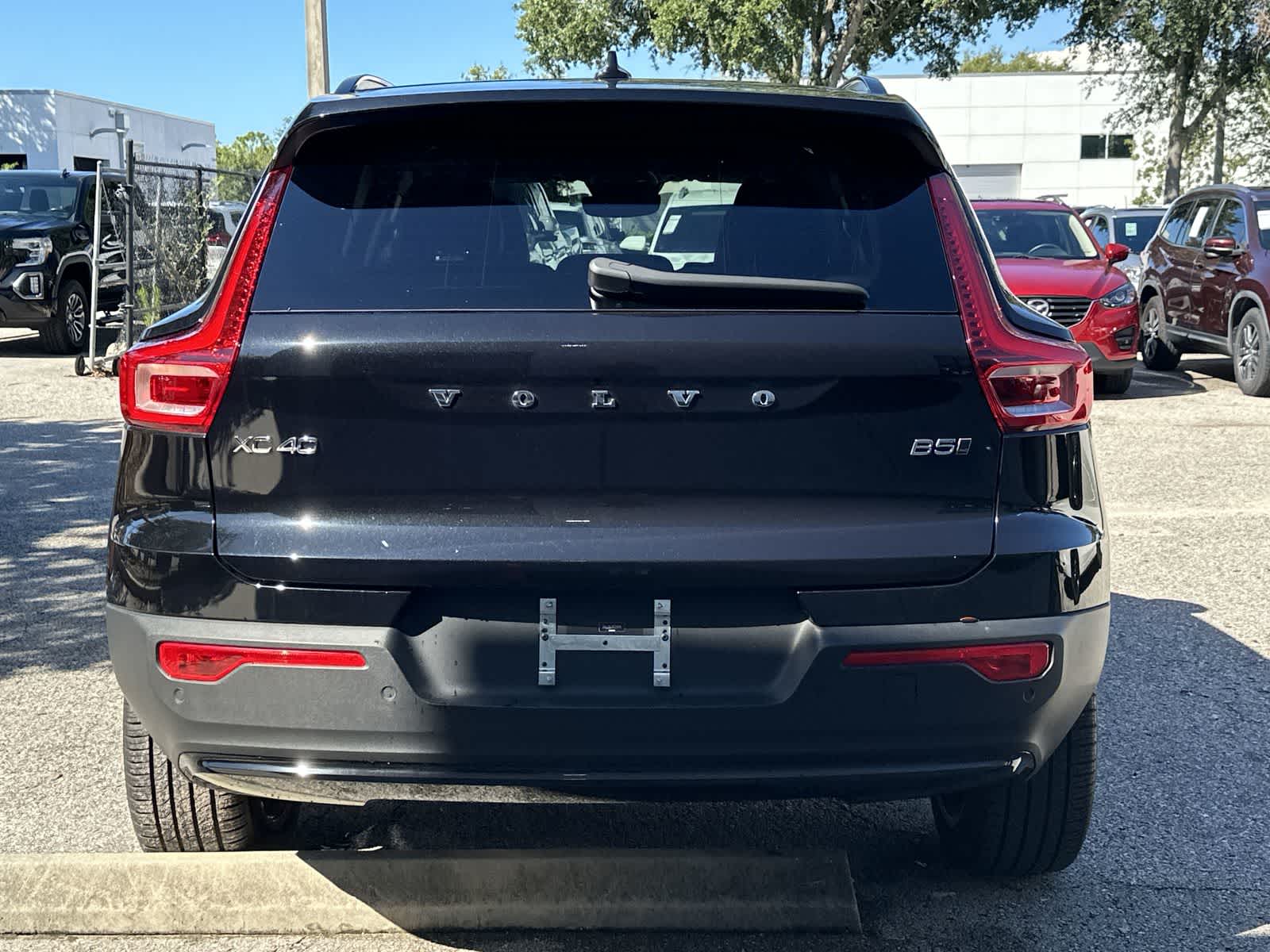 Thumbnail: 2024 Volvo XC40 - 5