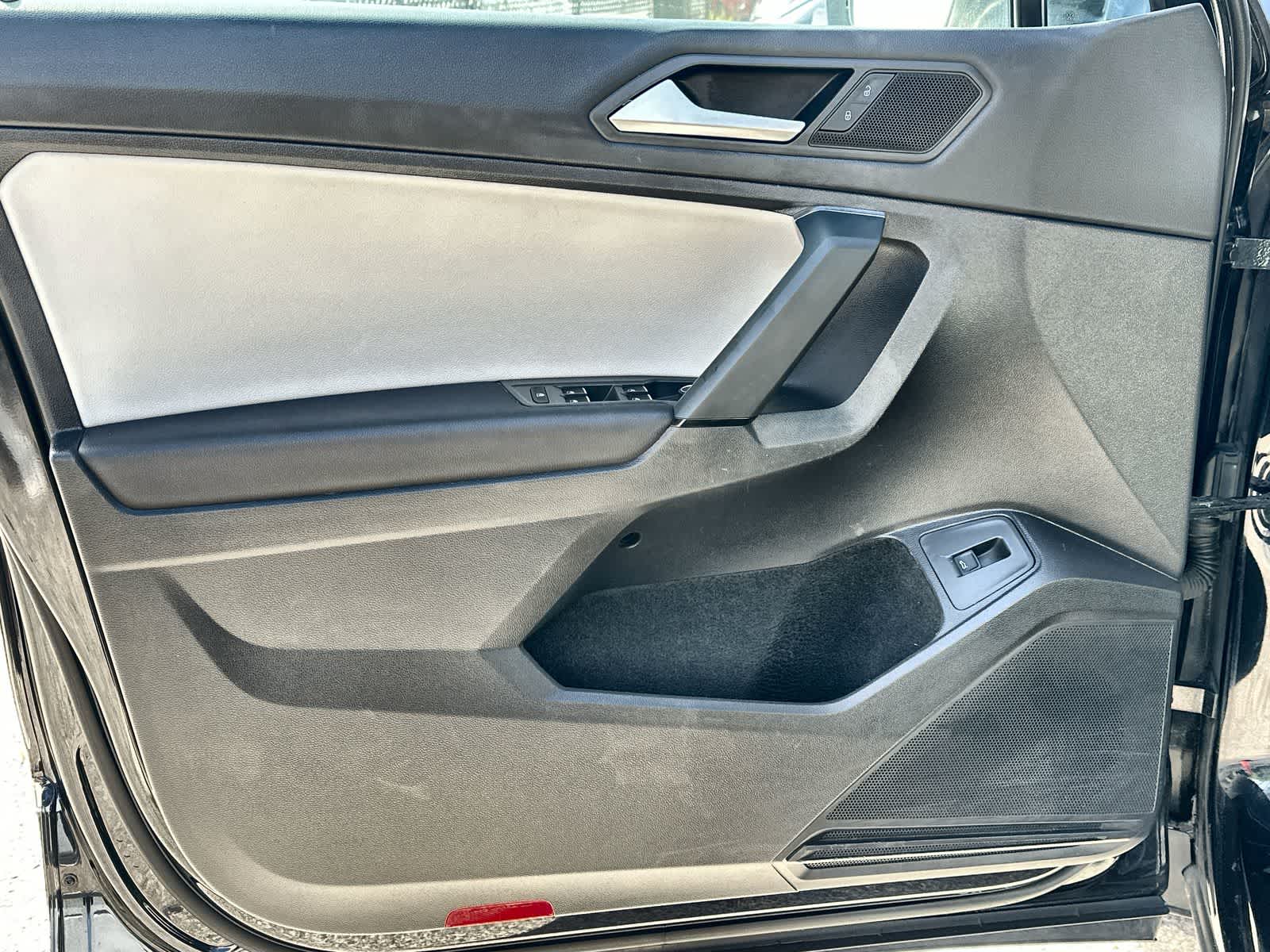 Thumbnail: 2019 Volkswagen Tiguan - 9