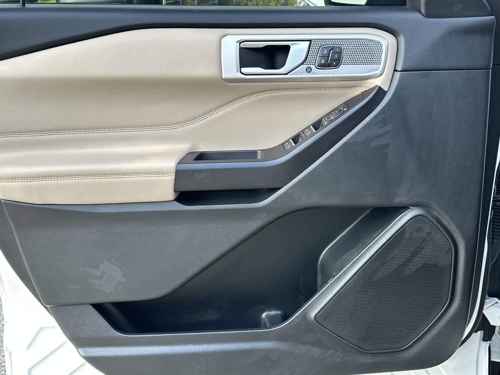 Thumbnail: 2020 Ford Explorer - 9