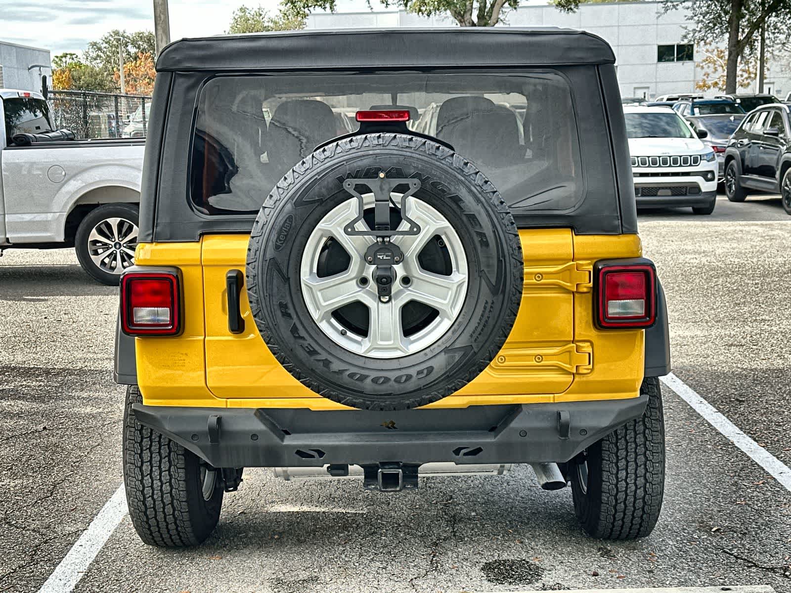 Thumbnail: 2021 Jeep Wrangler - 5