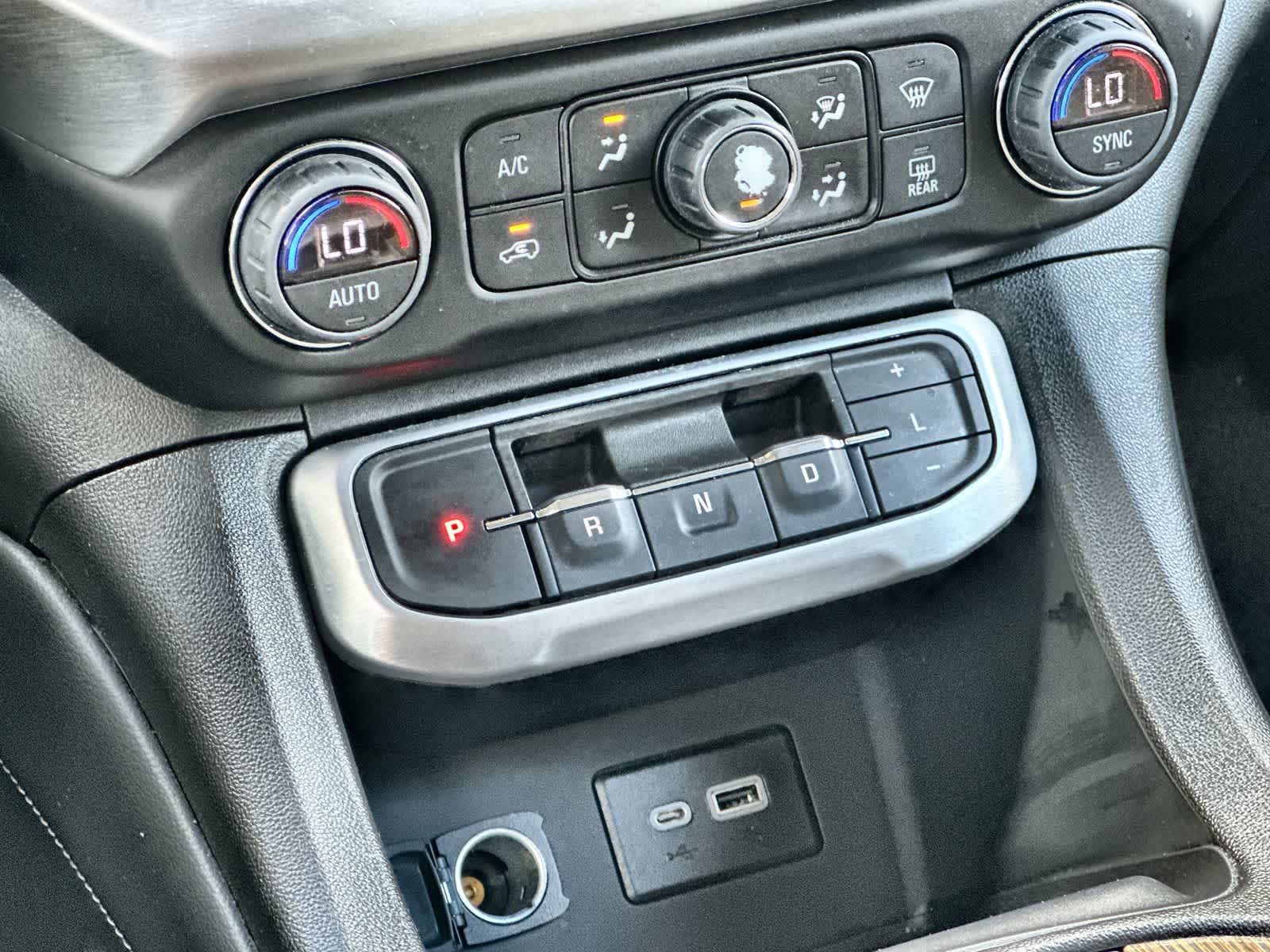 Thumbnail: 2022 GMC Acadia - 17