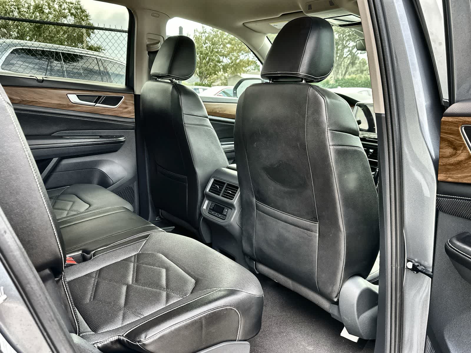 Thumbnail: 2024 Volkswagen Atlas - 18