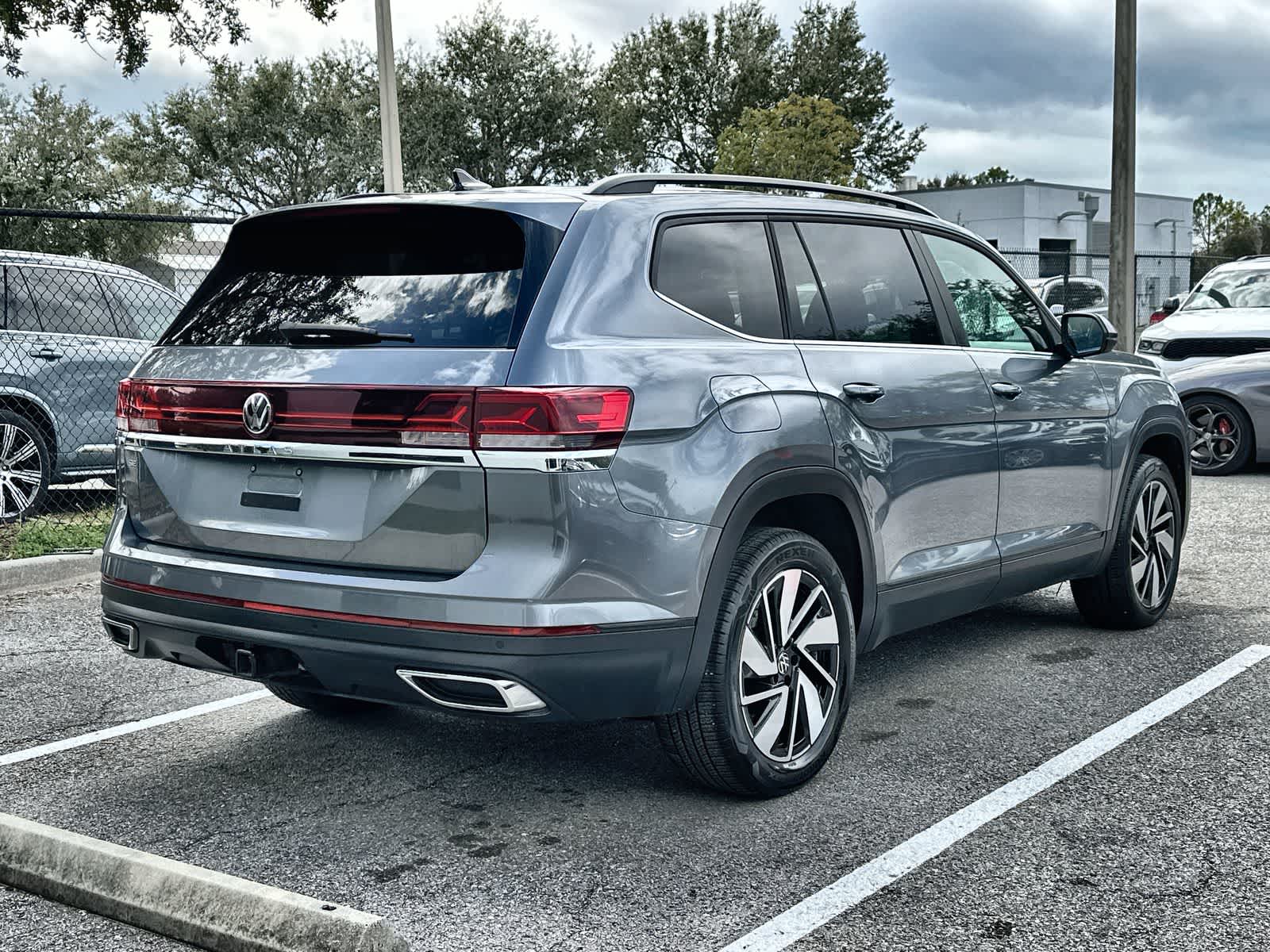 Thumbnail: 2024 Volkswagen Atlas - 8