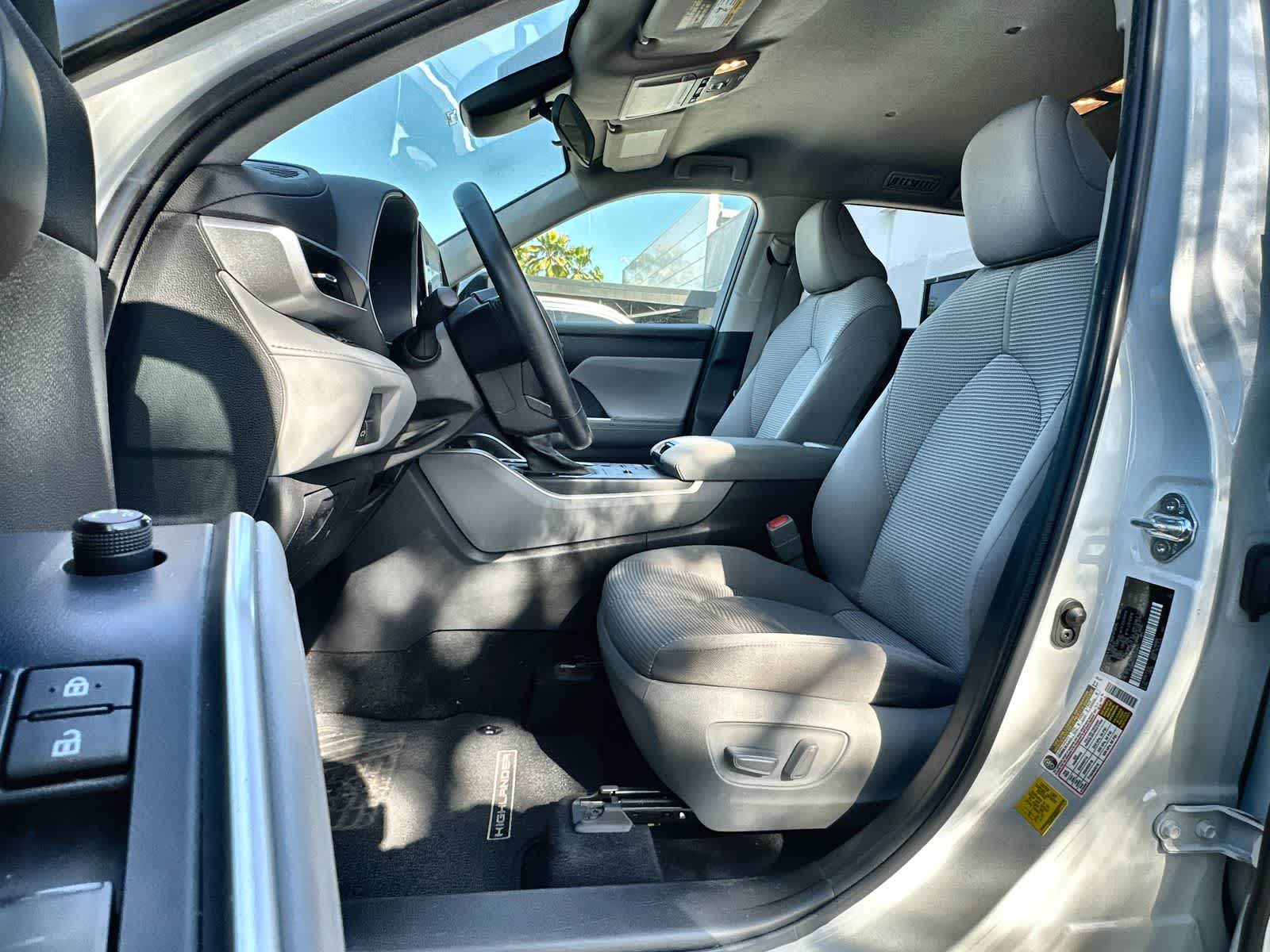 Thumbnail: 2022 Toyota Highlander - 3
