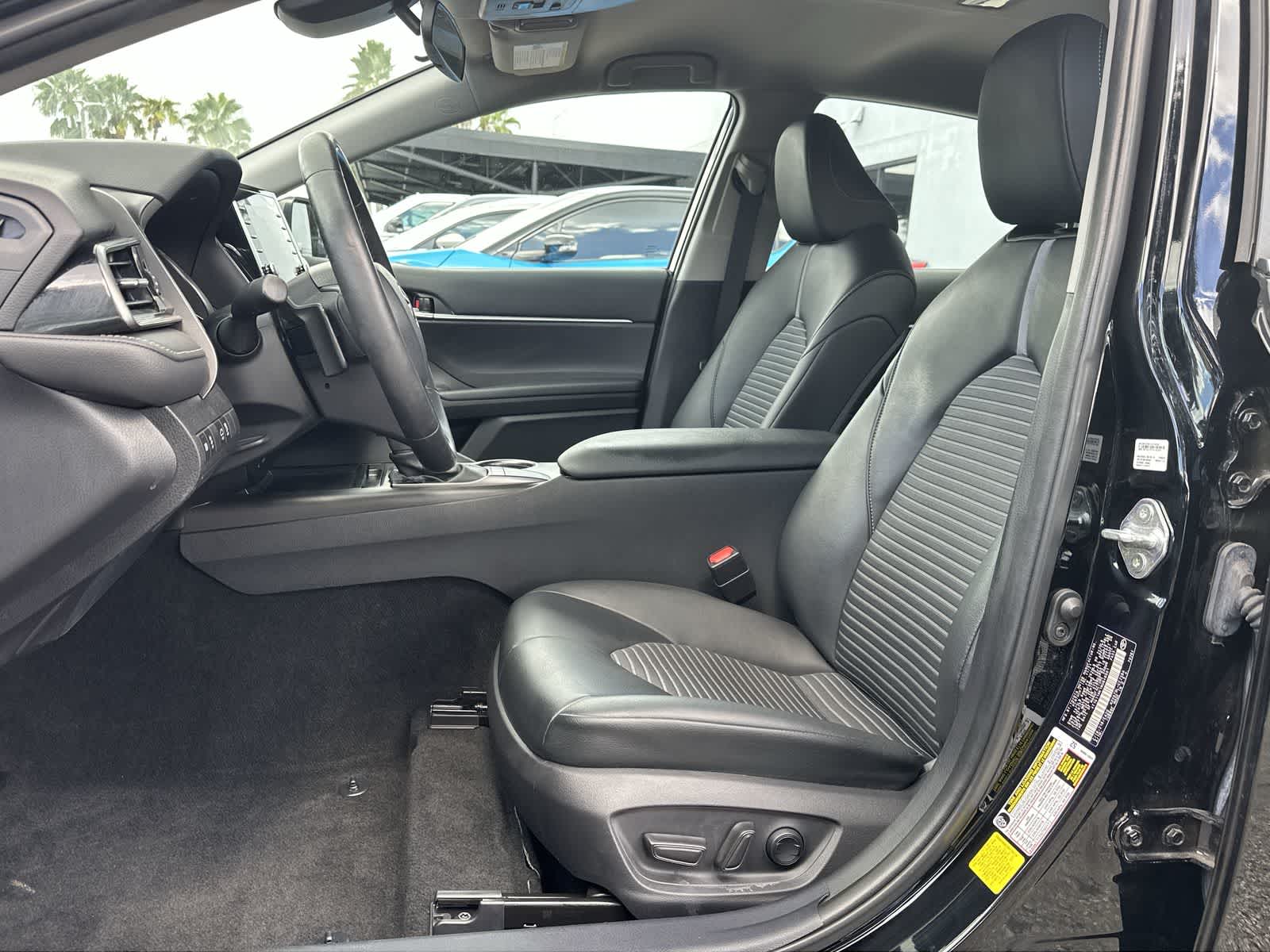 Thumbnail: 2022 Toyota Camry - 11