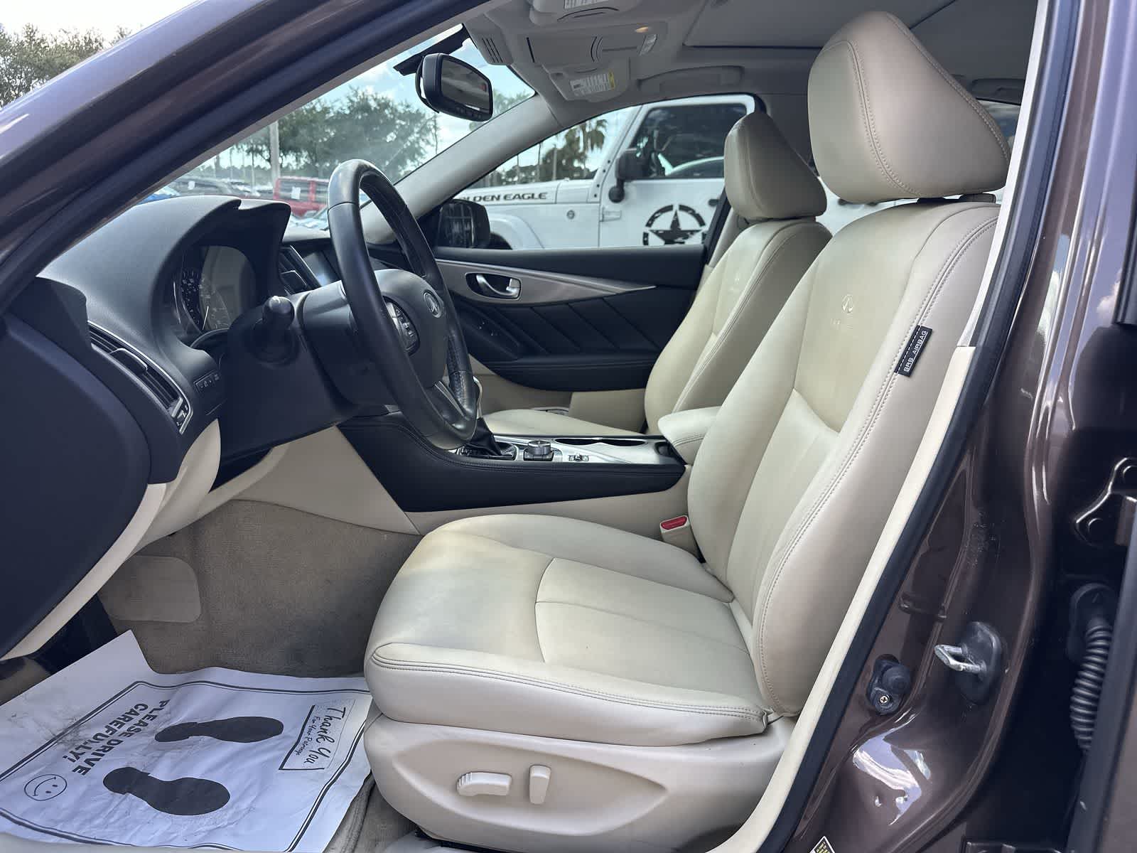 Thumbnail: 2014 INFINITI Q50 - 11