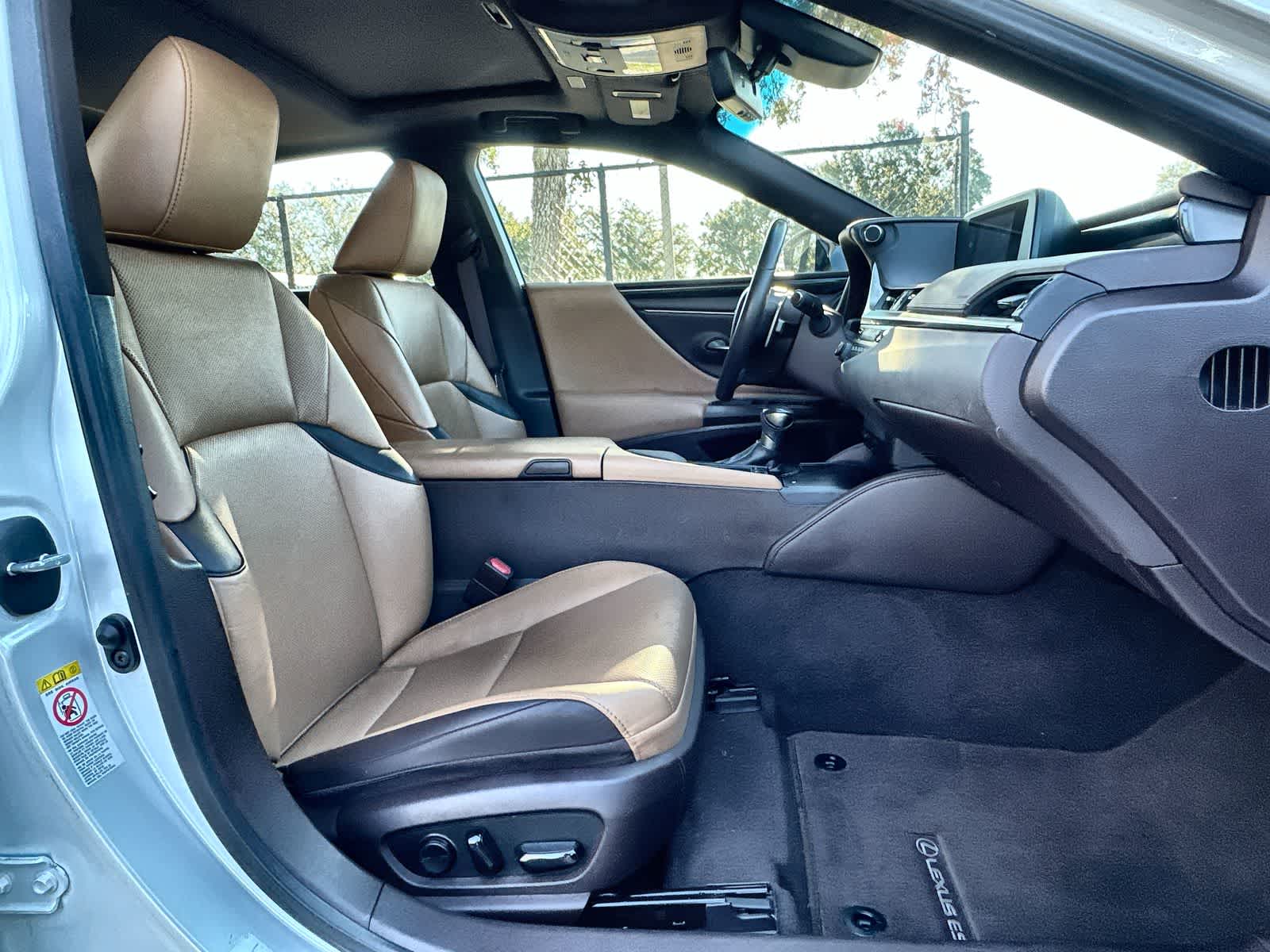 Thumbnail: 2019 Lexus ES - 12