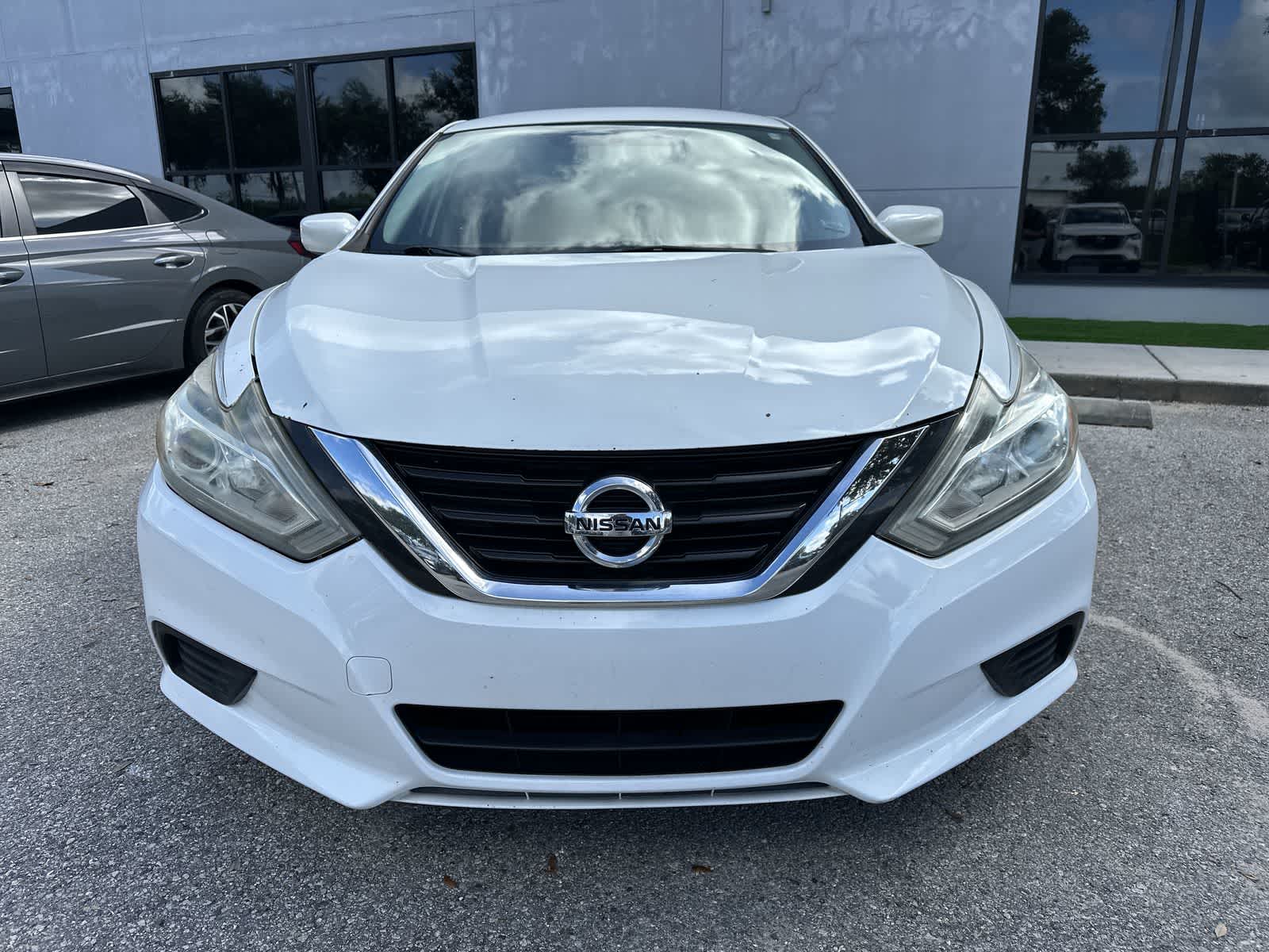 Thumbnail: 2017 Nissan Altima - 6