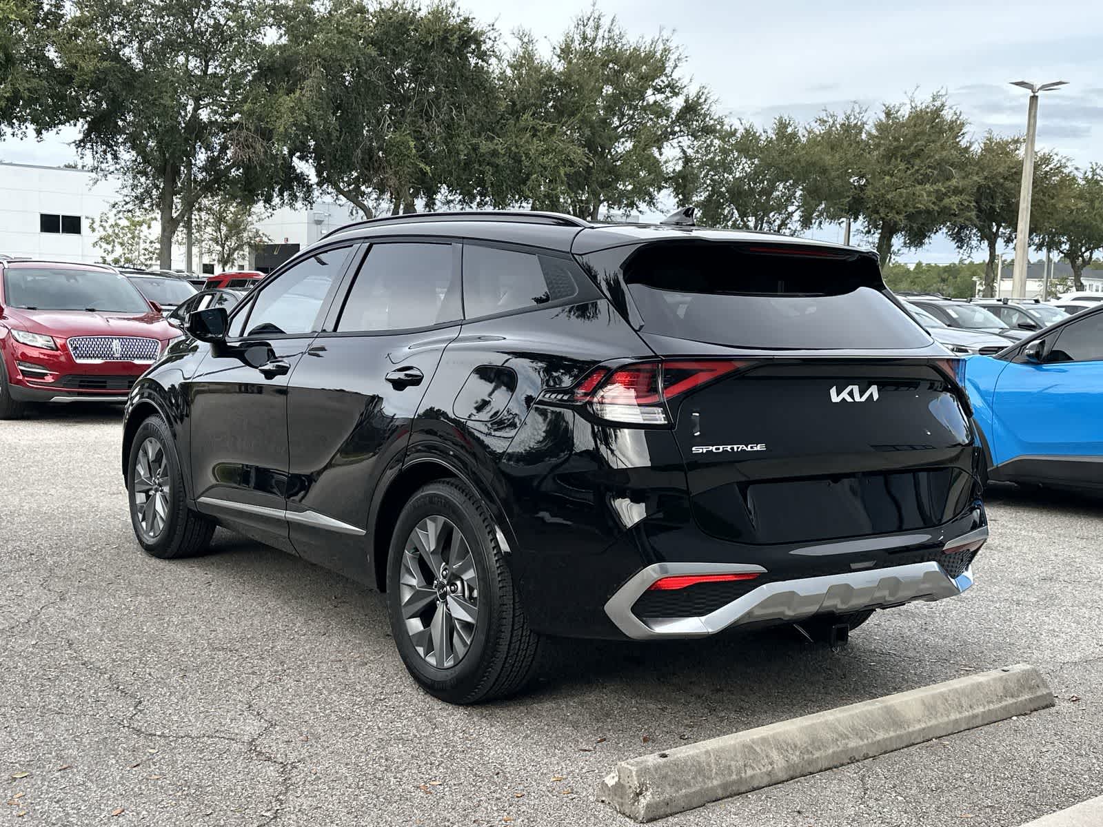 Thumbnail: 2023 Kia Sportage - 3