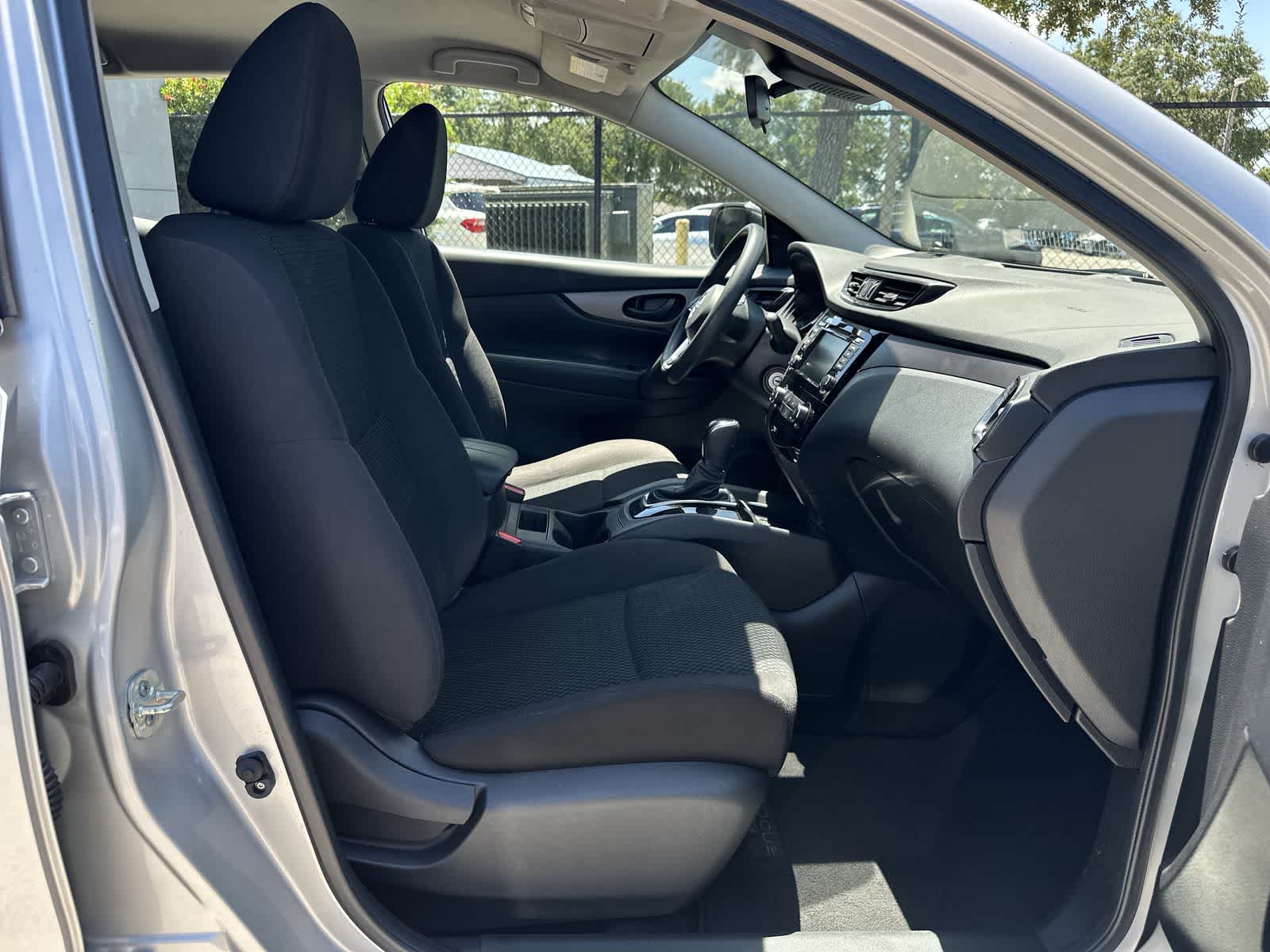 Thumbnail: 2020 Nissan Rogue Sport - 14