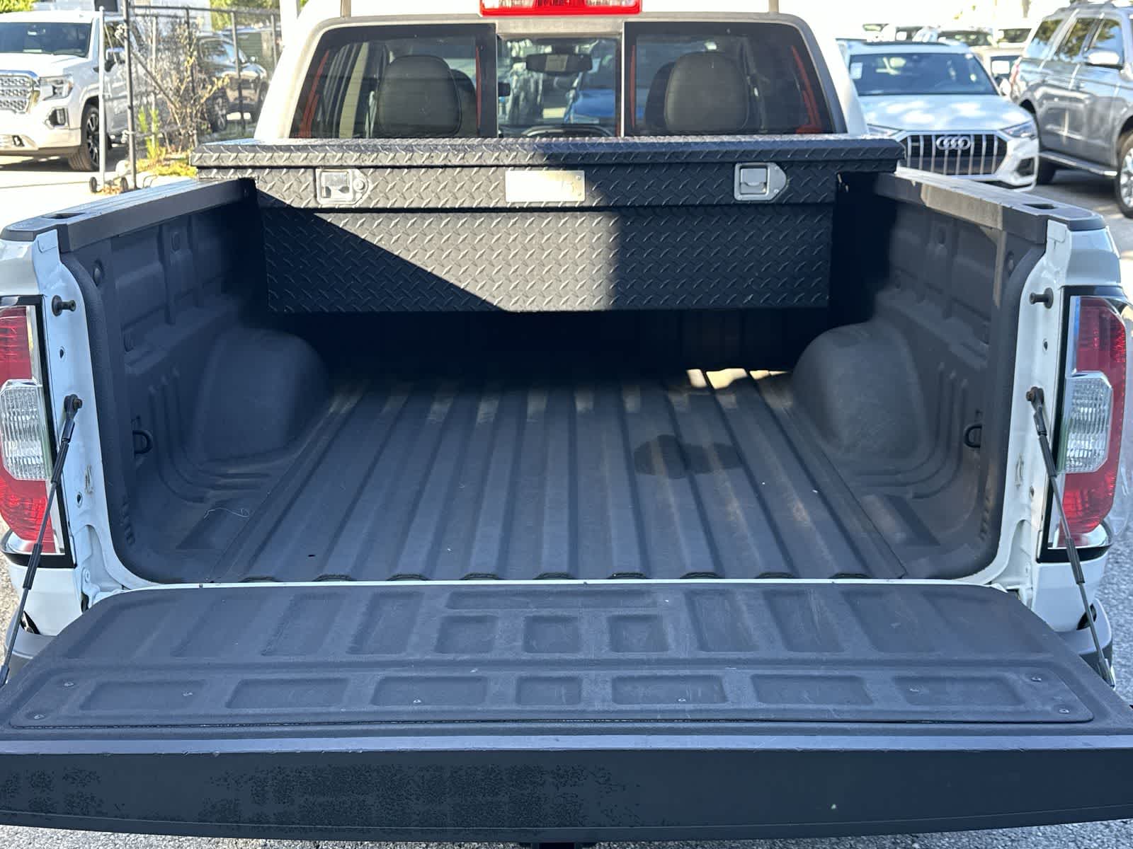 Thumbnail: 2019 GMC Canyon - 19