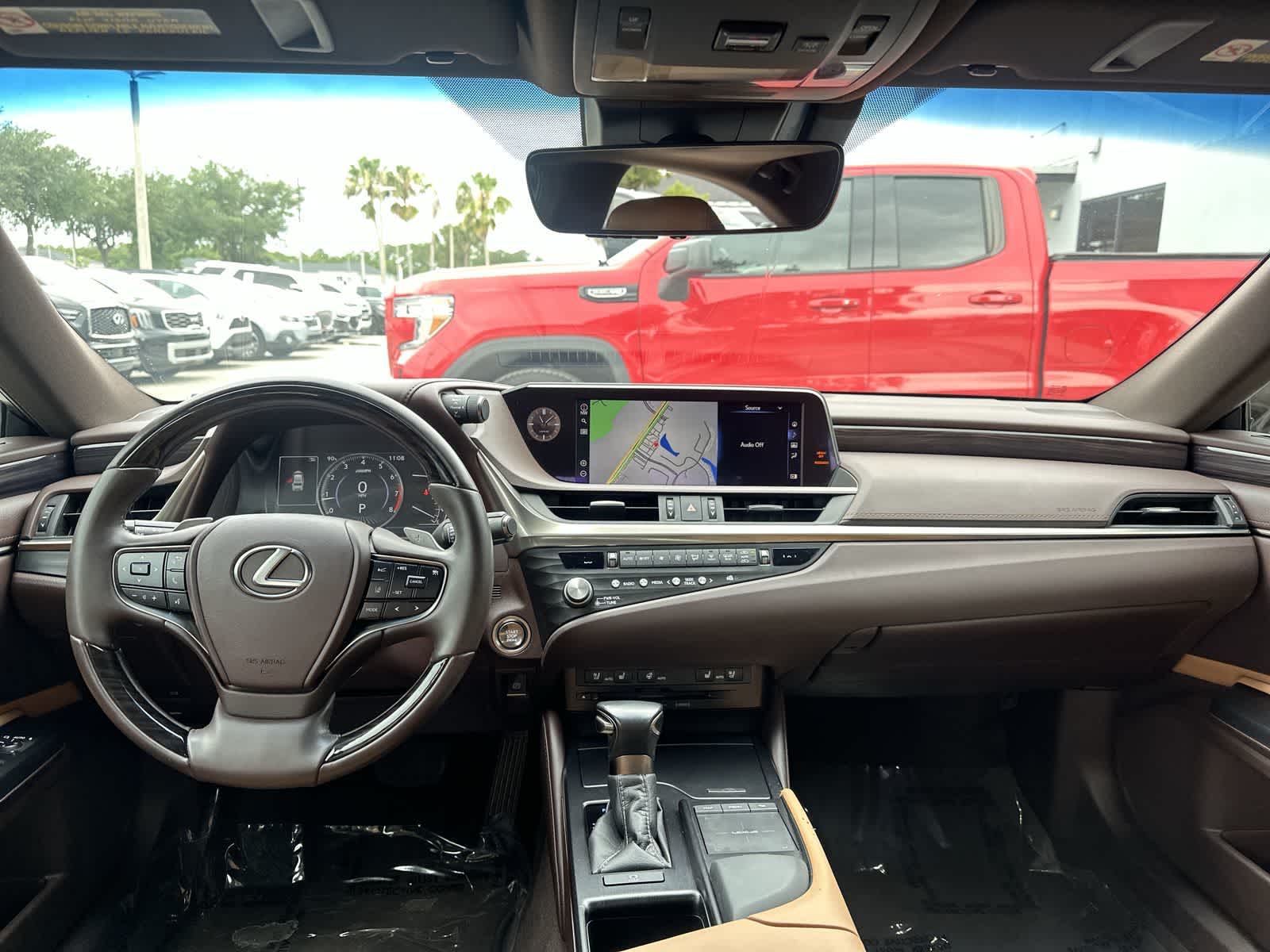 Thumbnail: 2021 Lexus ES - 19