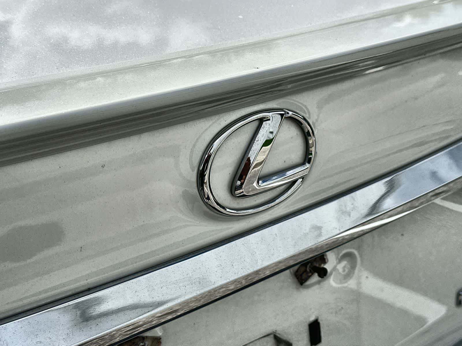 Thumbnail: 2018 Lexus ES - 16