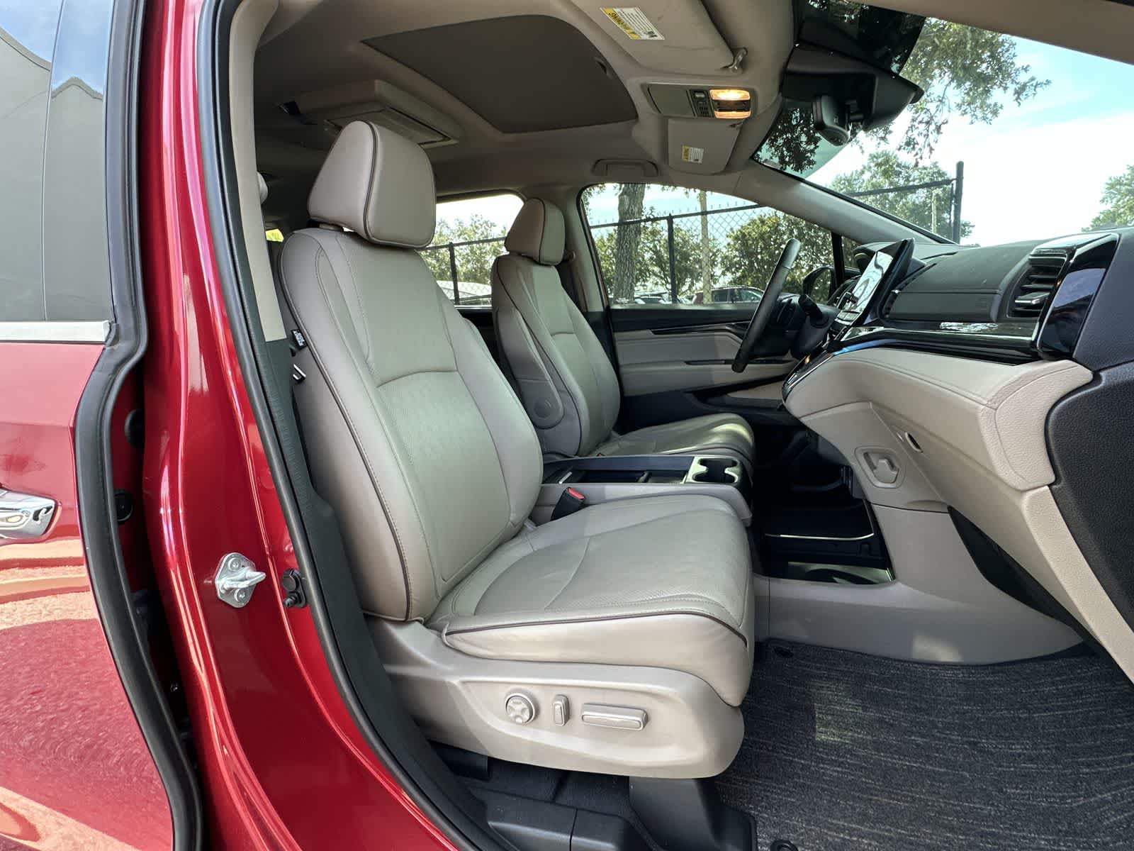 Thumbnail: 2022 Honda Odyssey - 14