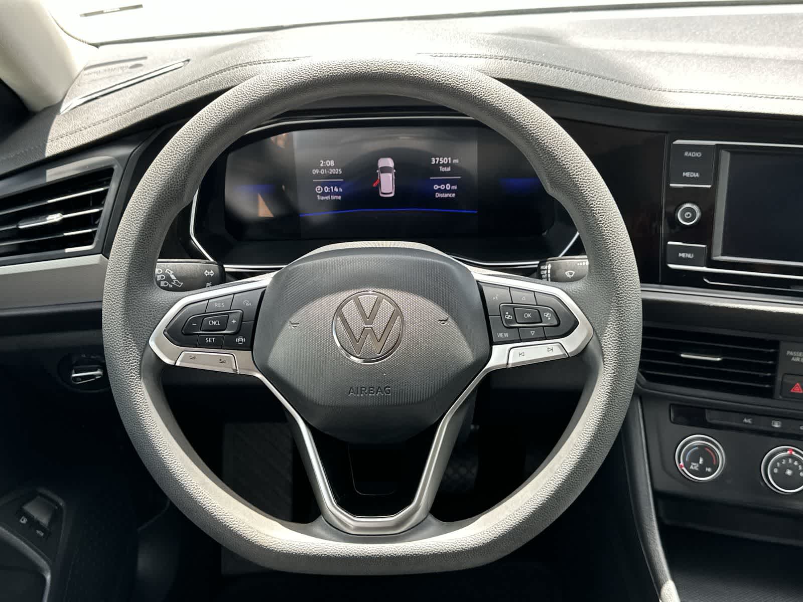 Thumbnail: 2023 Volkswagen Jetta - 15