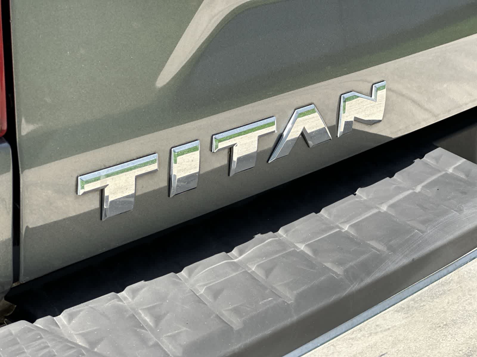 Thumbnail: 2017 Nissan Titan - 6