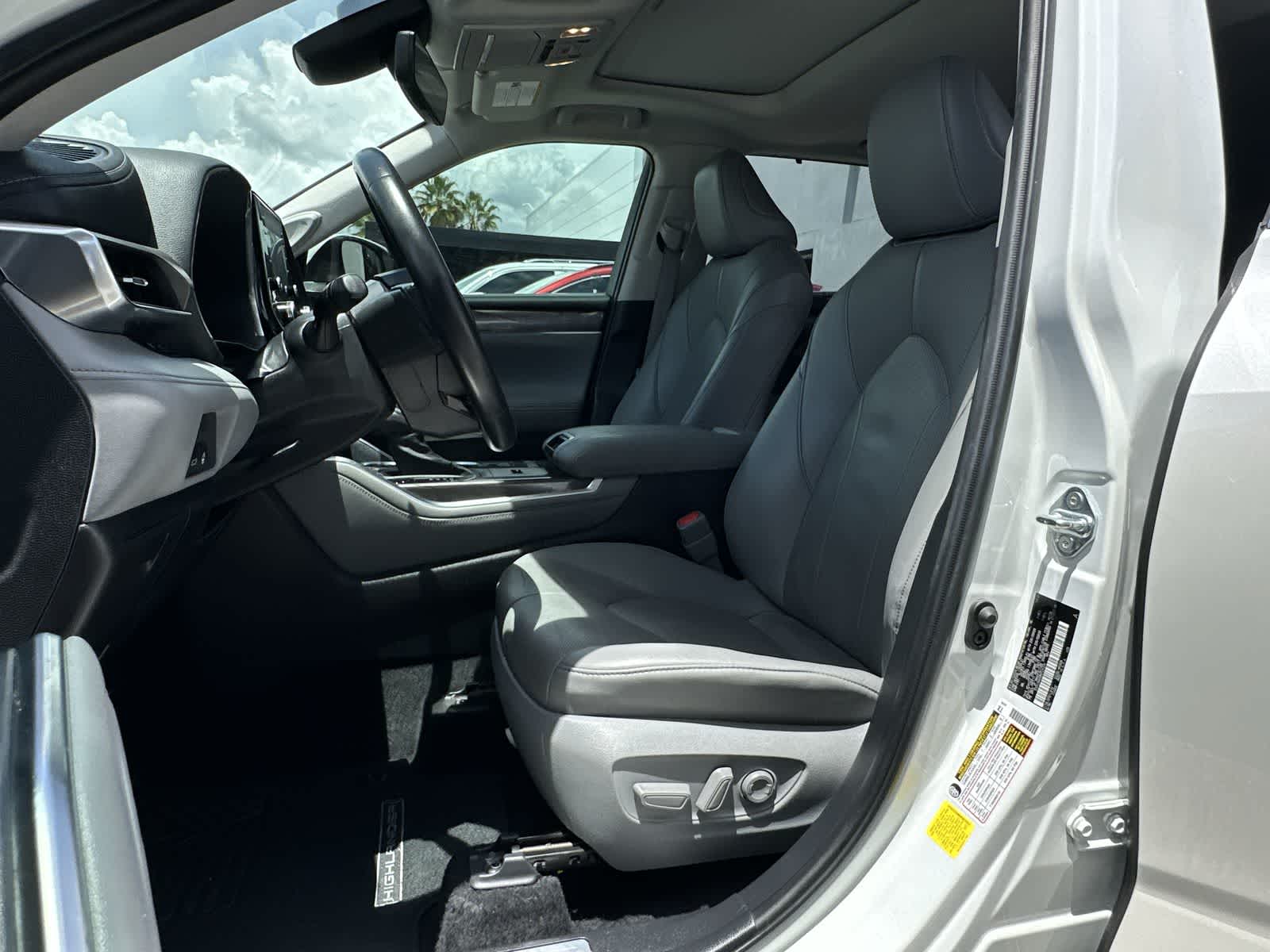 Thumbnail: 2021 Toyota Highlander - 11