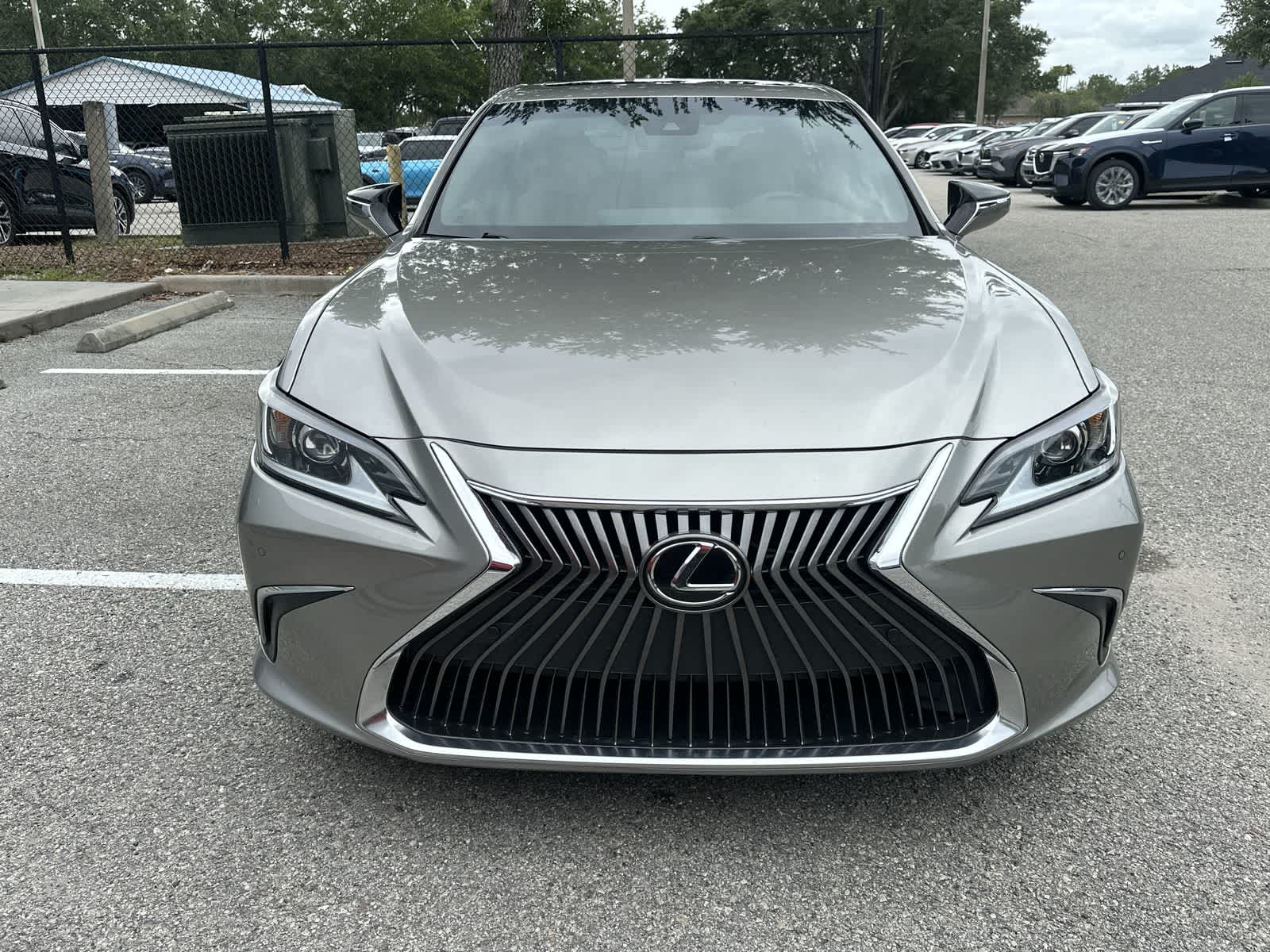 Thumbnail: 2021 Lexus ES - 11